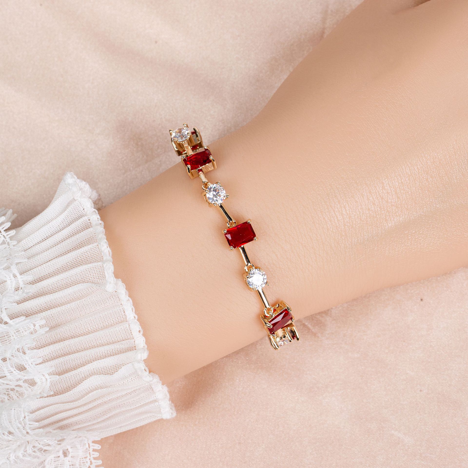 New beautiful zircon bracelet