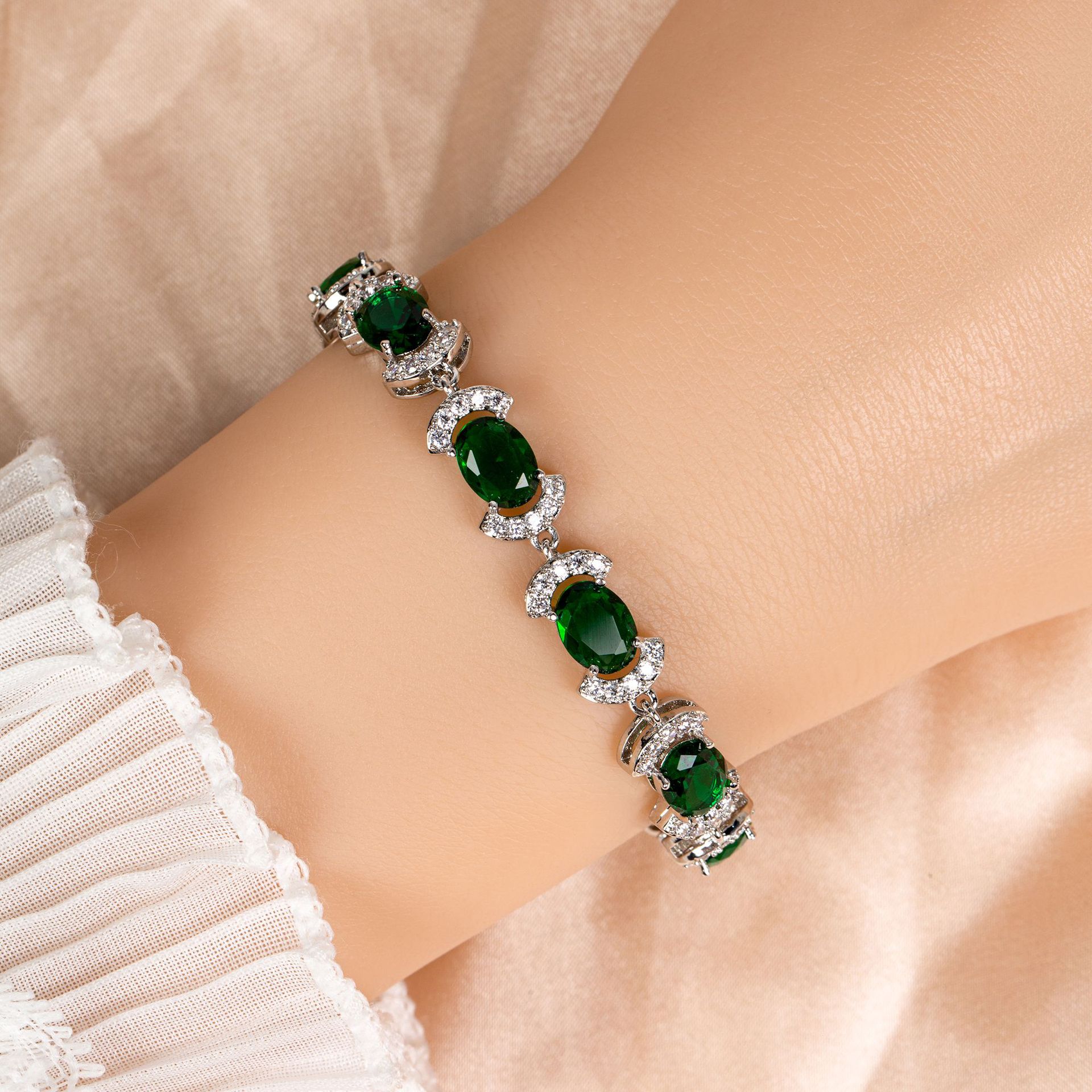New simple zircon bracelet