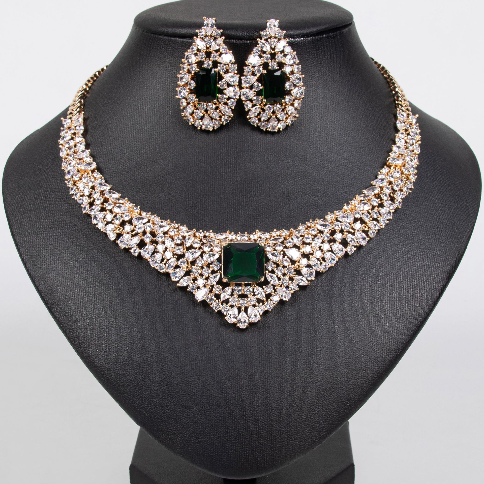 Zircon jewelry set