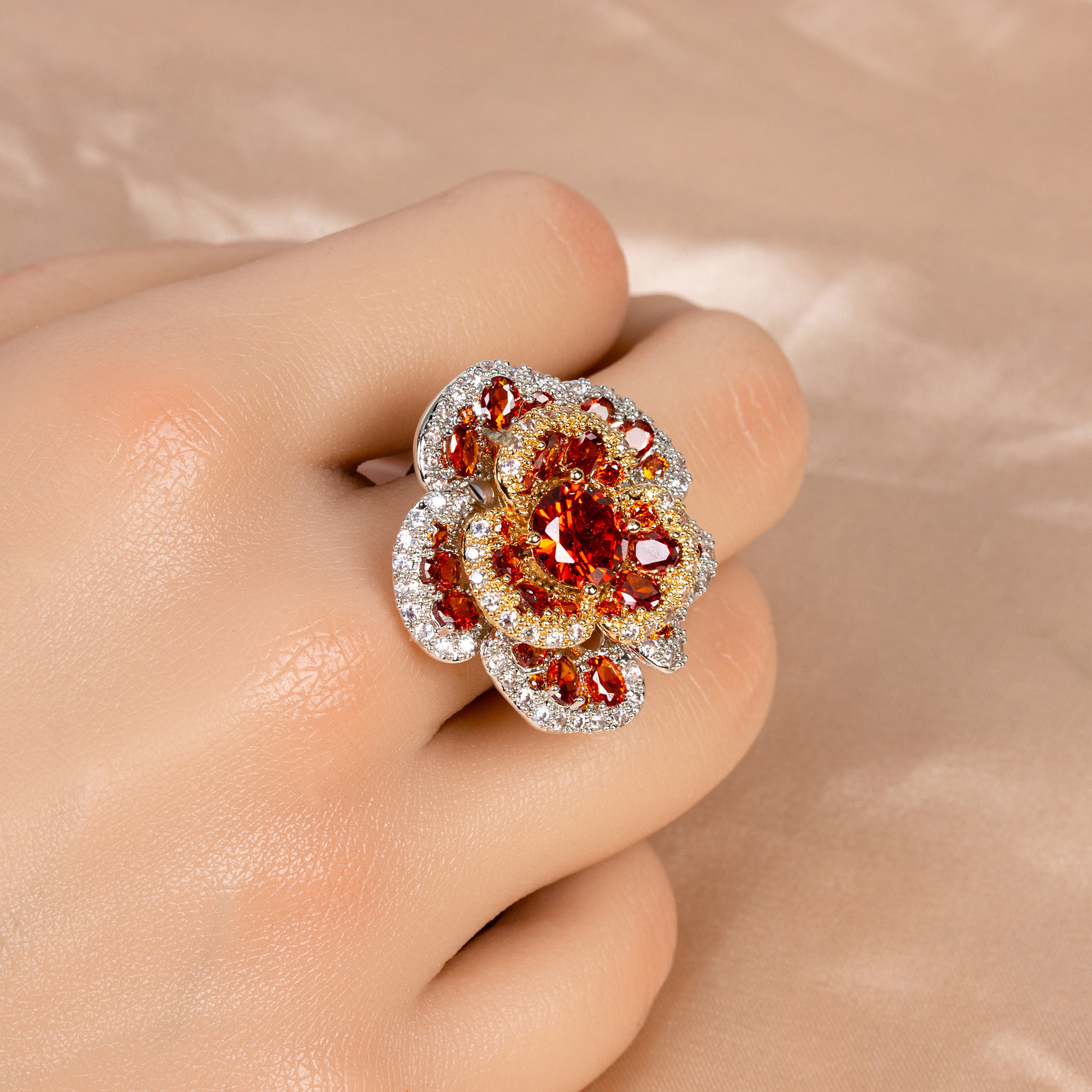 New high quality creative flower zircon ring