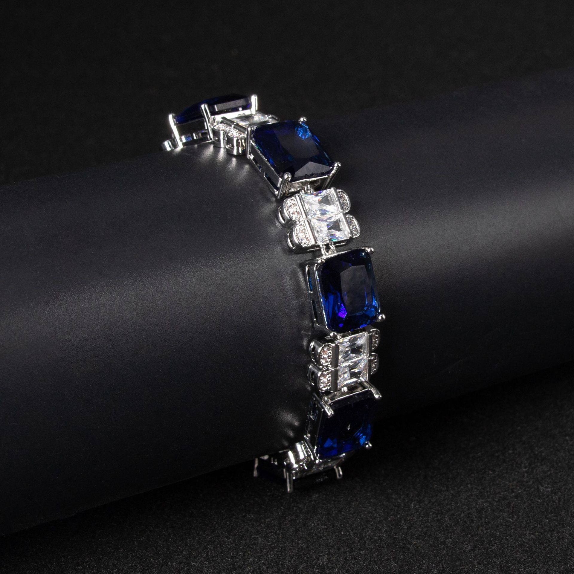 New hot selling zircon bracelet