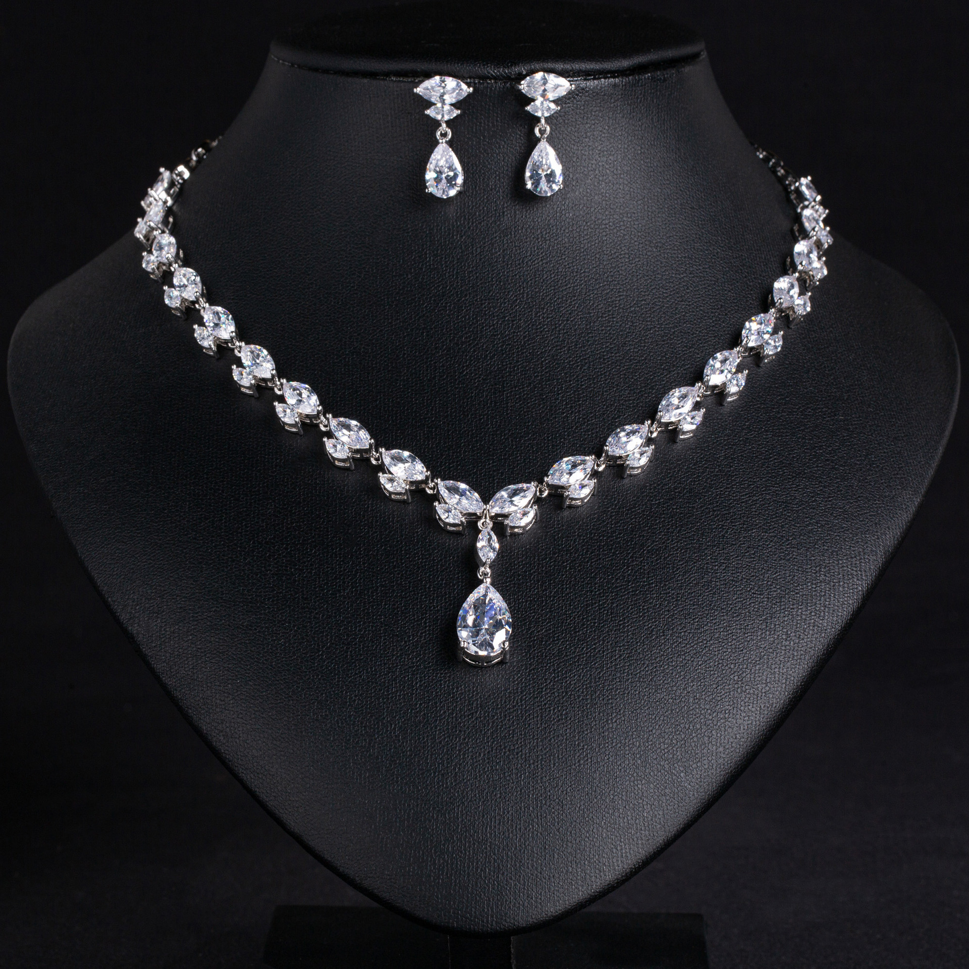 Zircon jewelry set