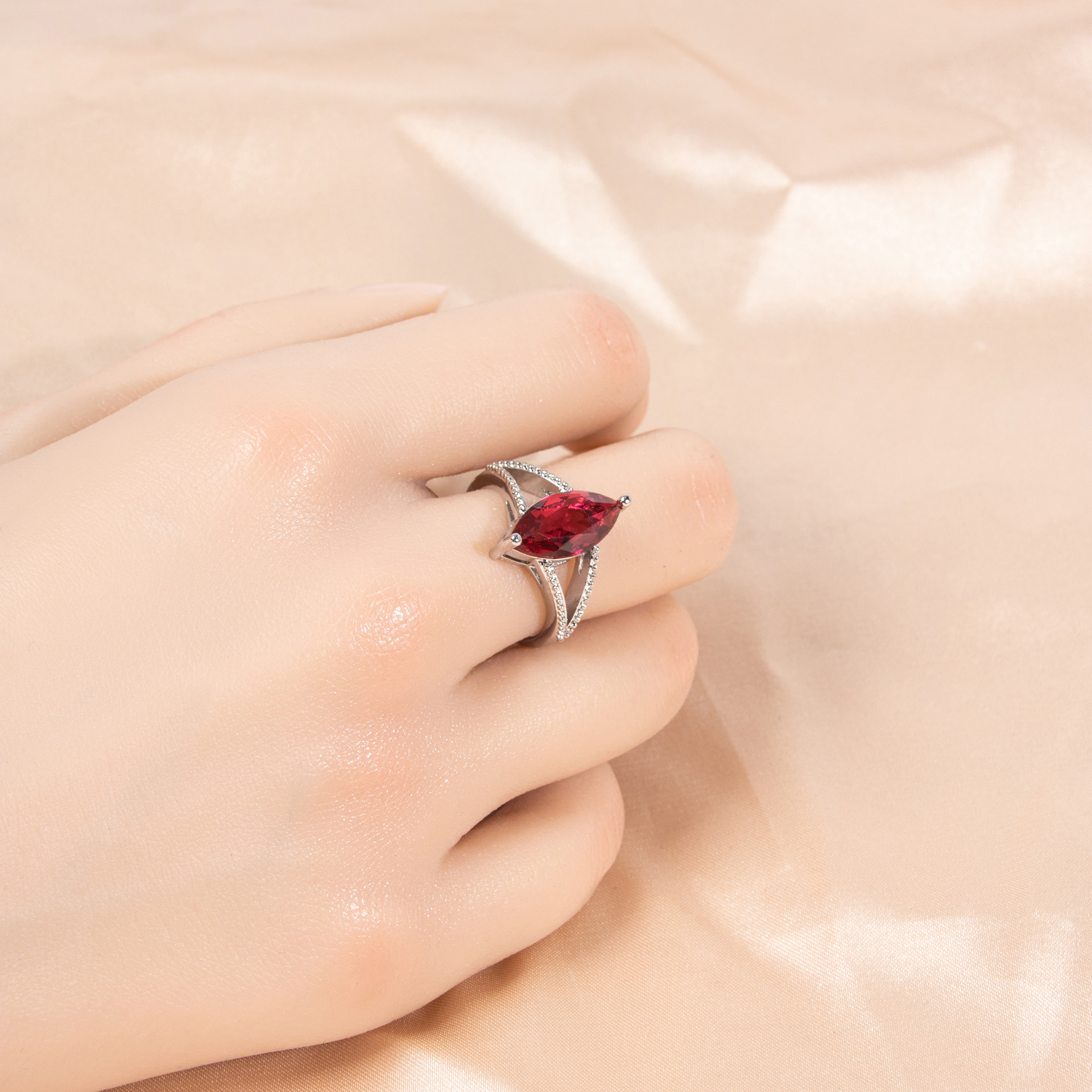 New high quality zircon ring