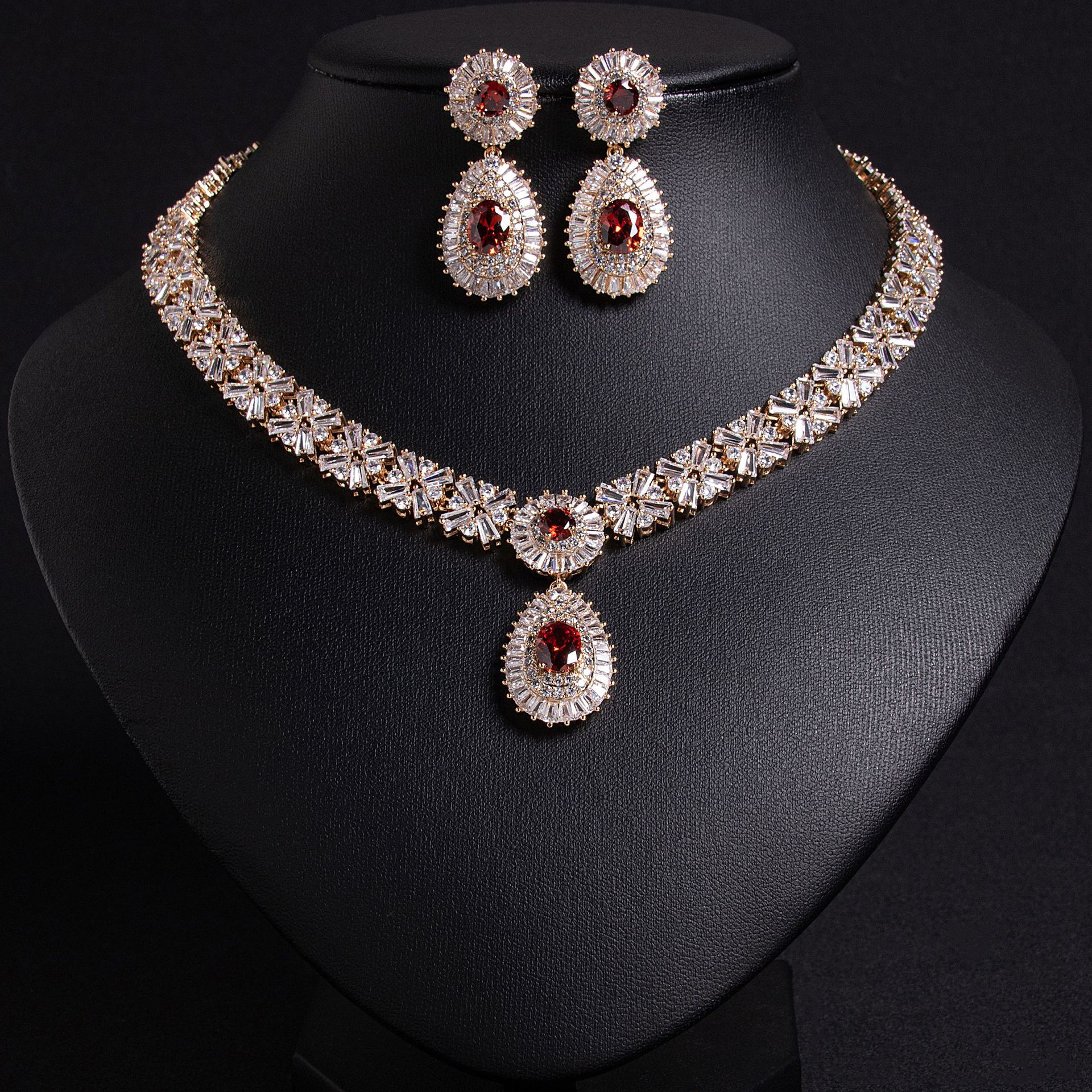 New and beautiful zircon jewelry set