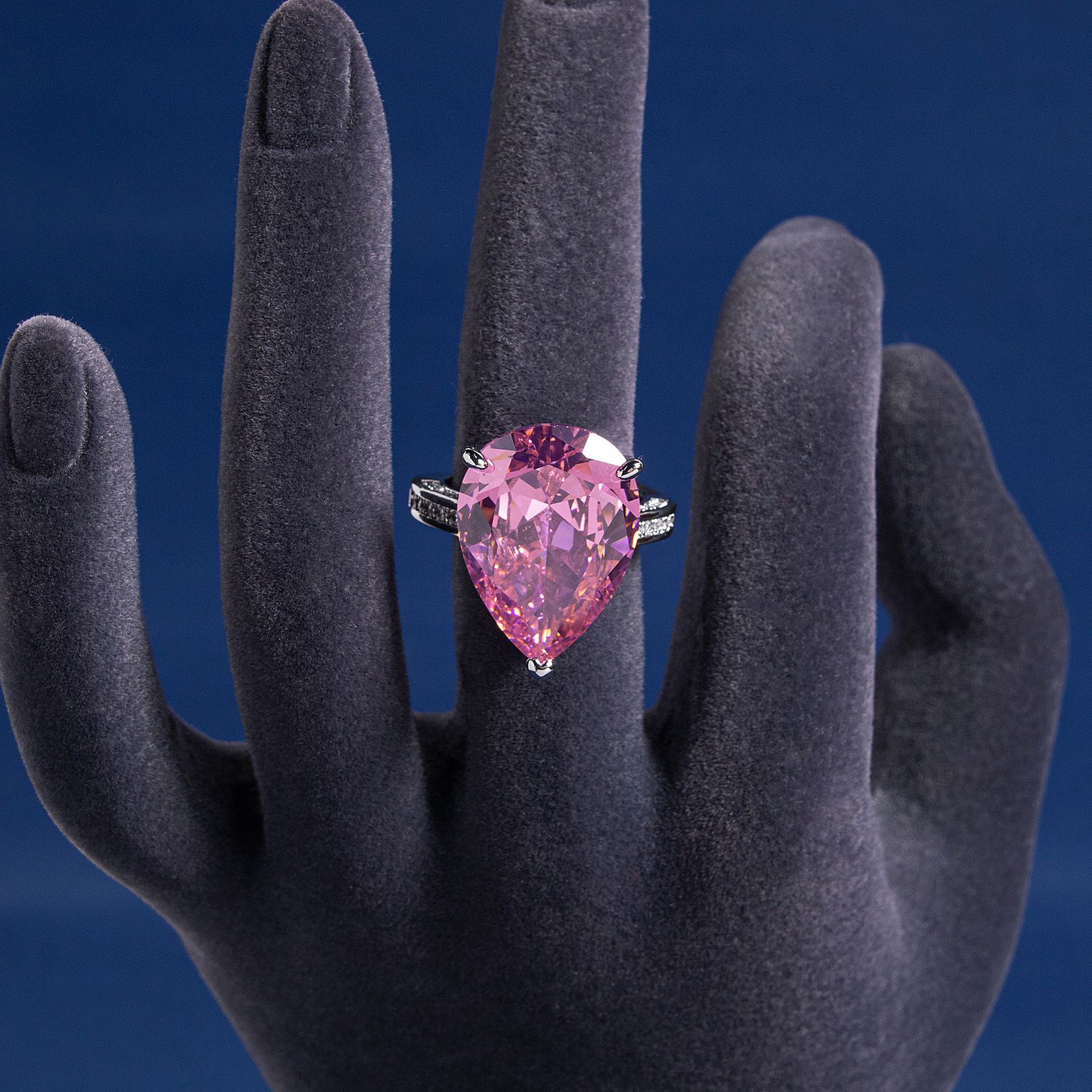 New high quality creative teardrop zircon ring