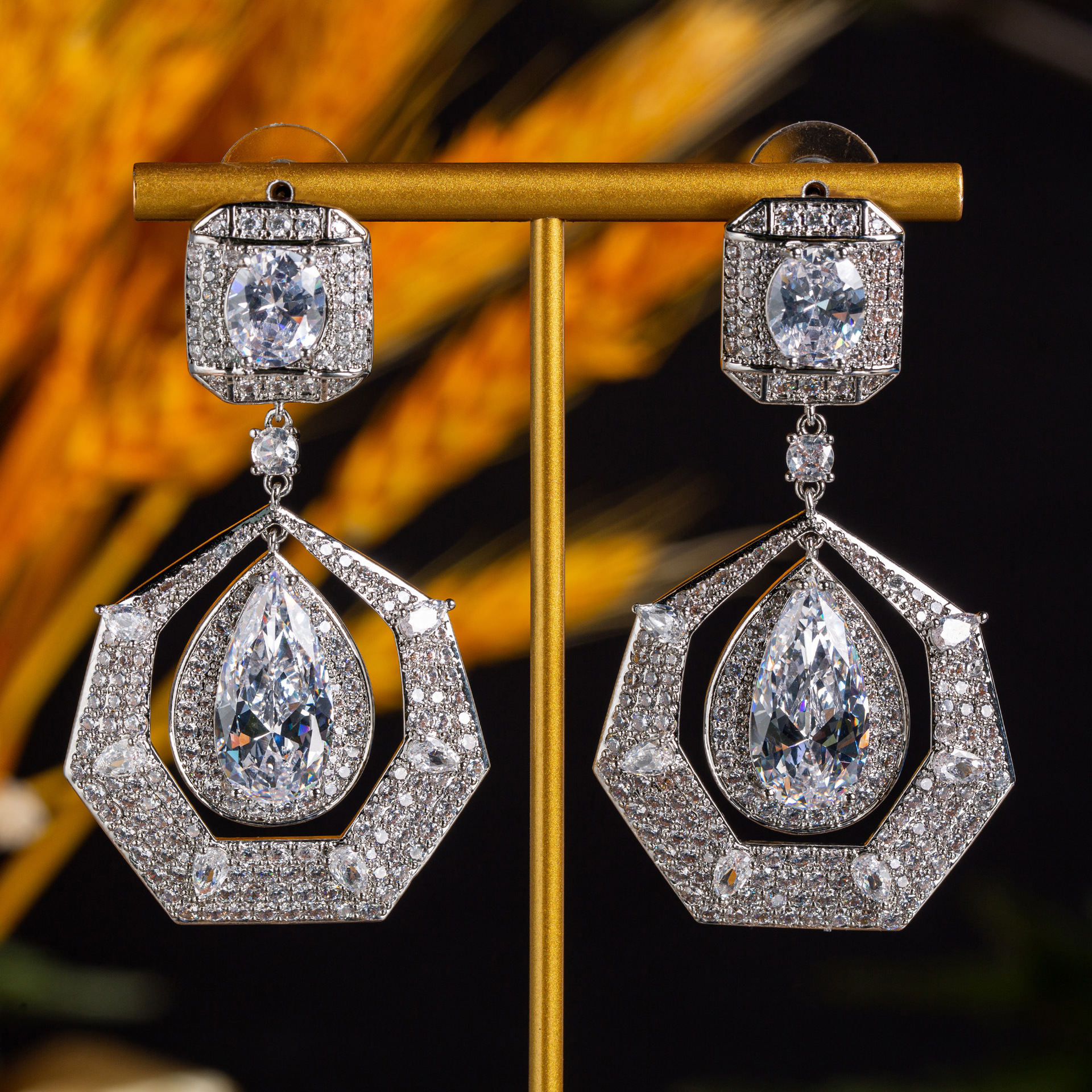 New style zircon earrings suitable for wedding
