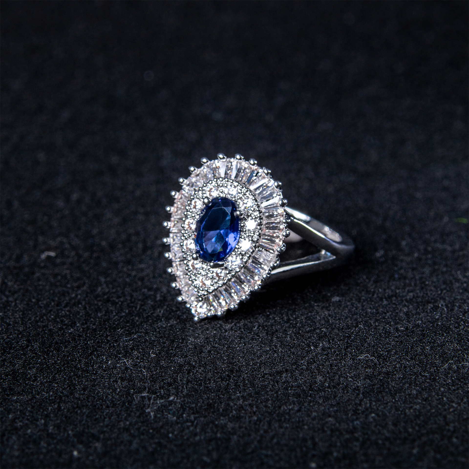 New high quality elegant zircon ring