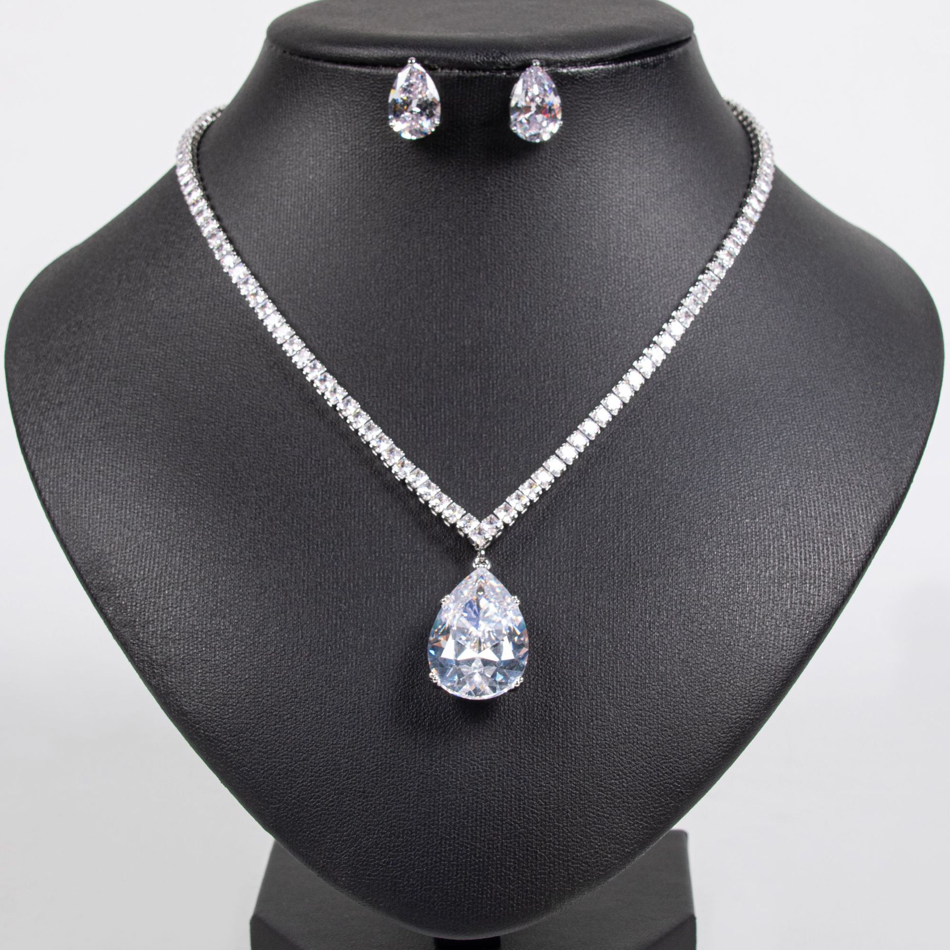 Zircon jewelry set