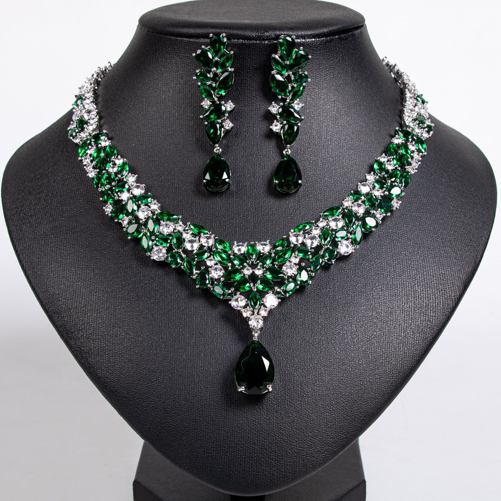 Zircon jewelry set