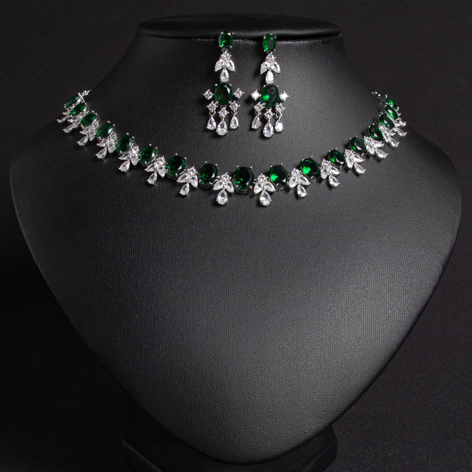 Zircon jewelry set