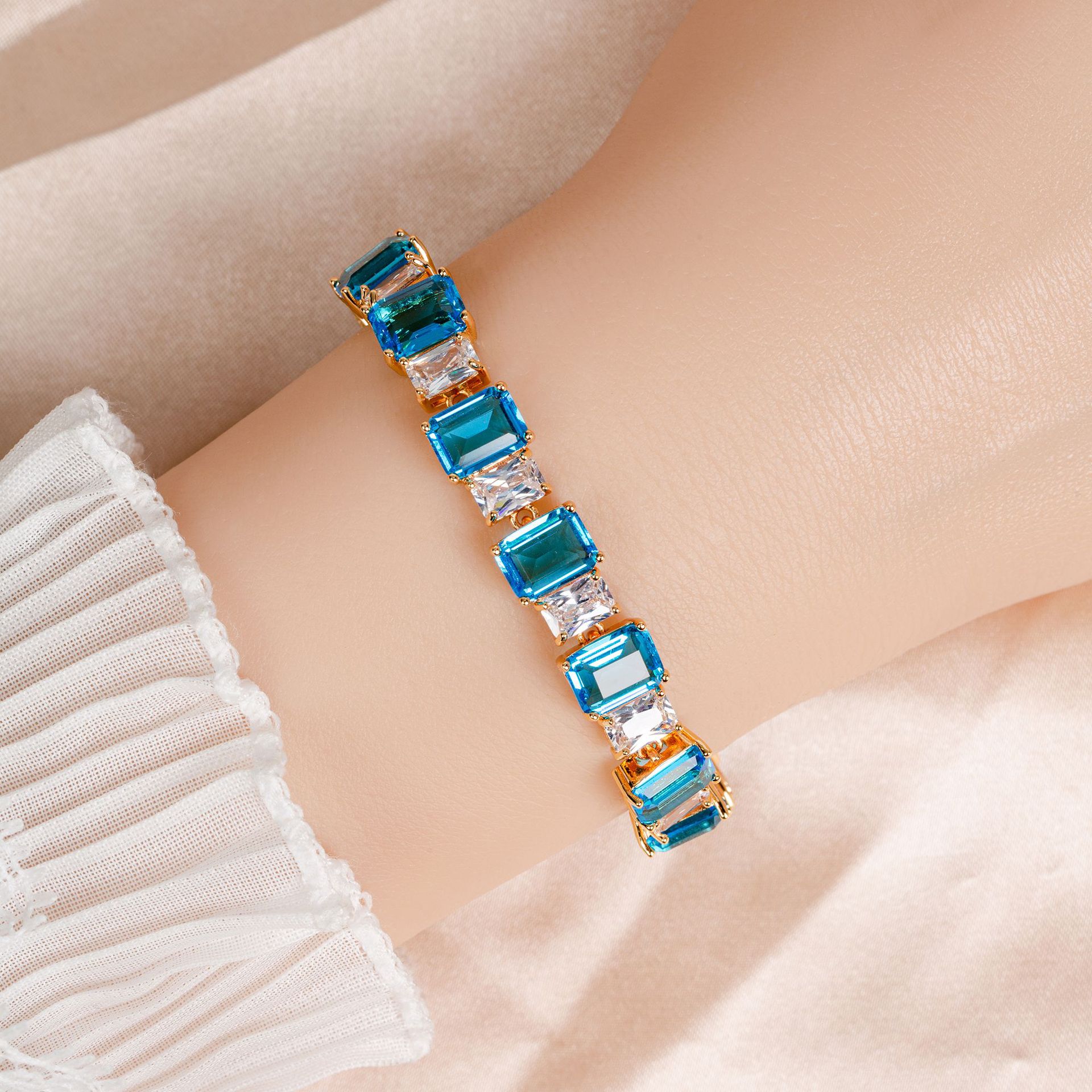 New creative high quality zircon bracelet