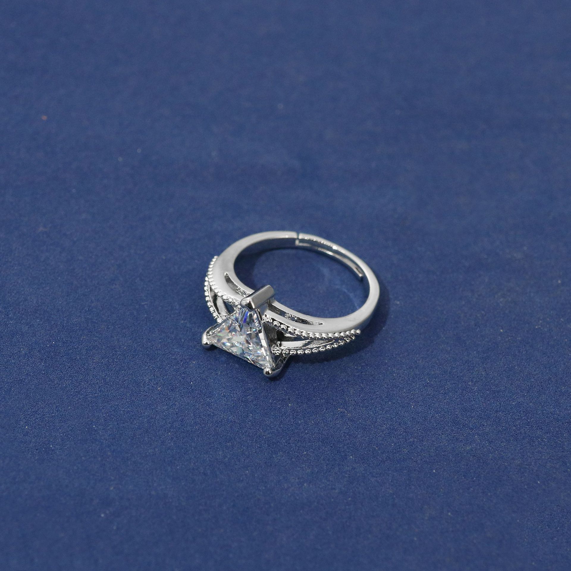 New high quality creative zircon ring