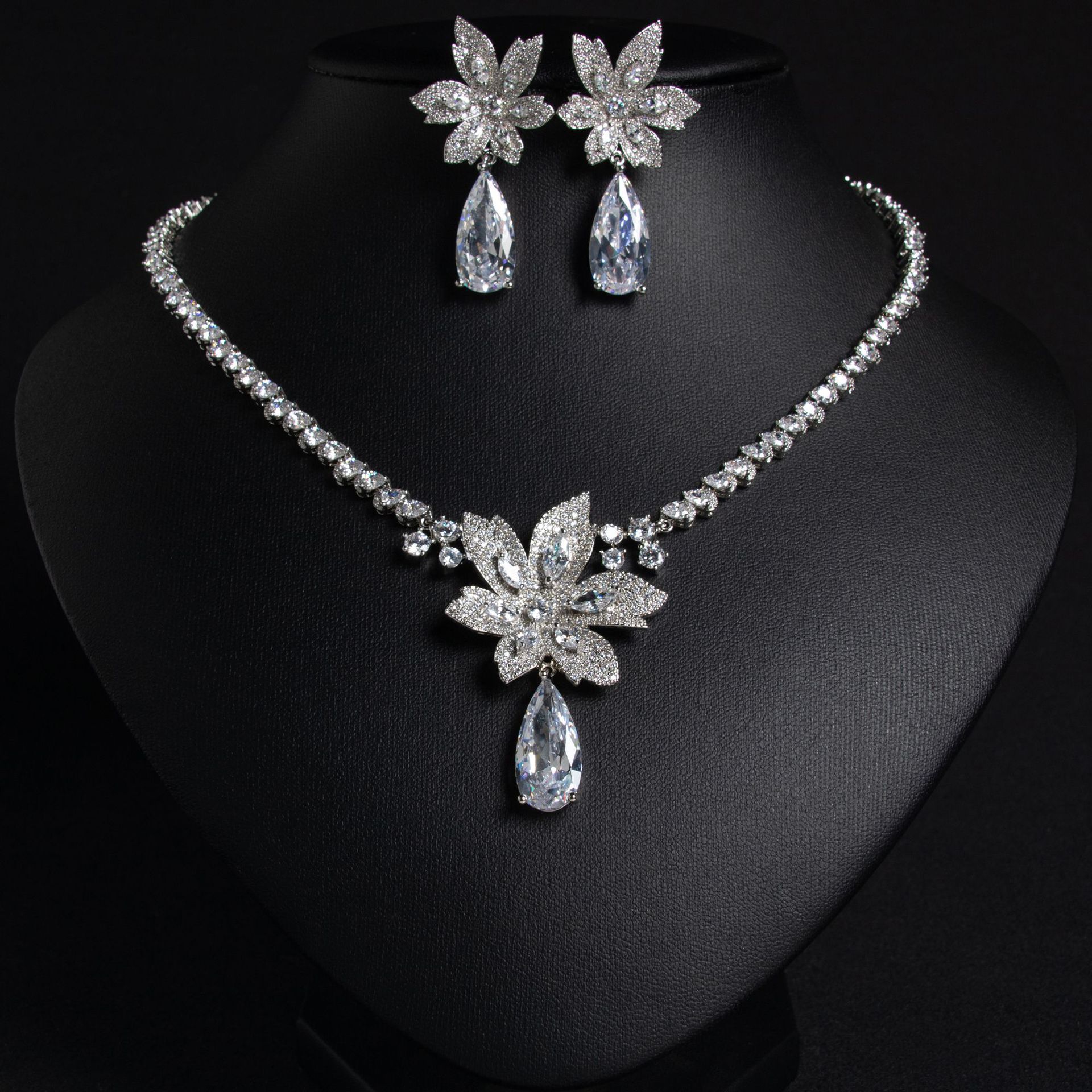 Zircon jewelry set