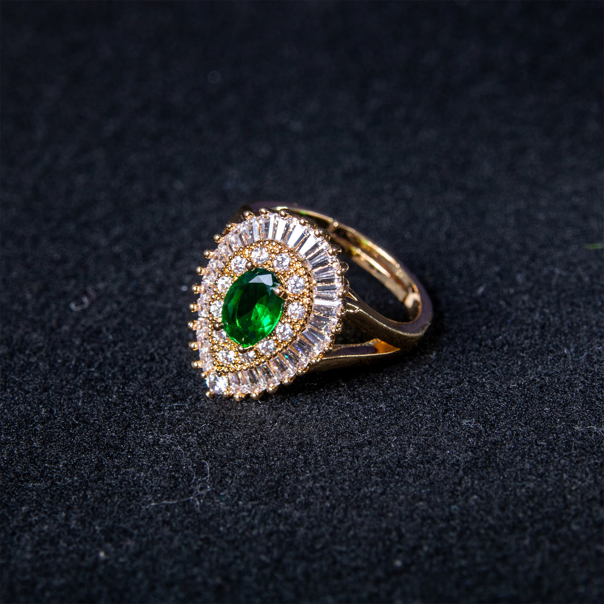 New high quality elegant zircon ring