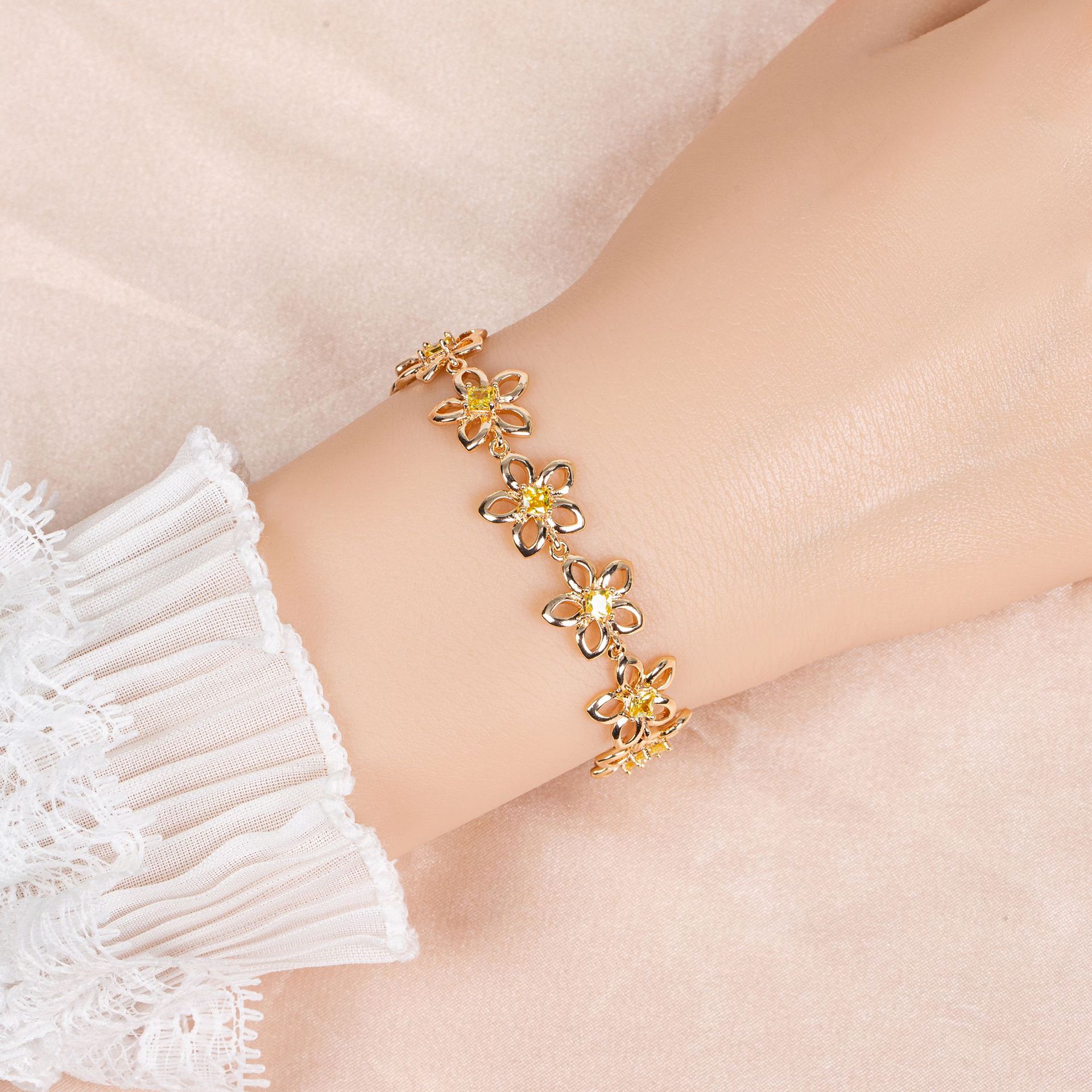 New style flower high quality zircon bracelet