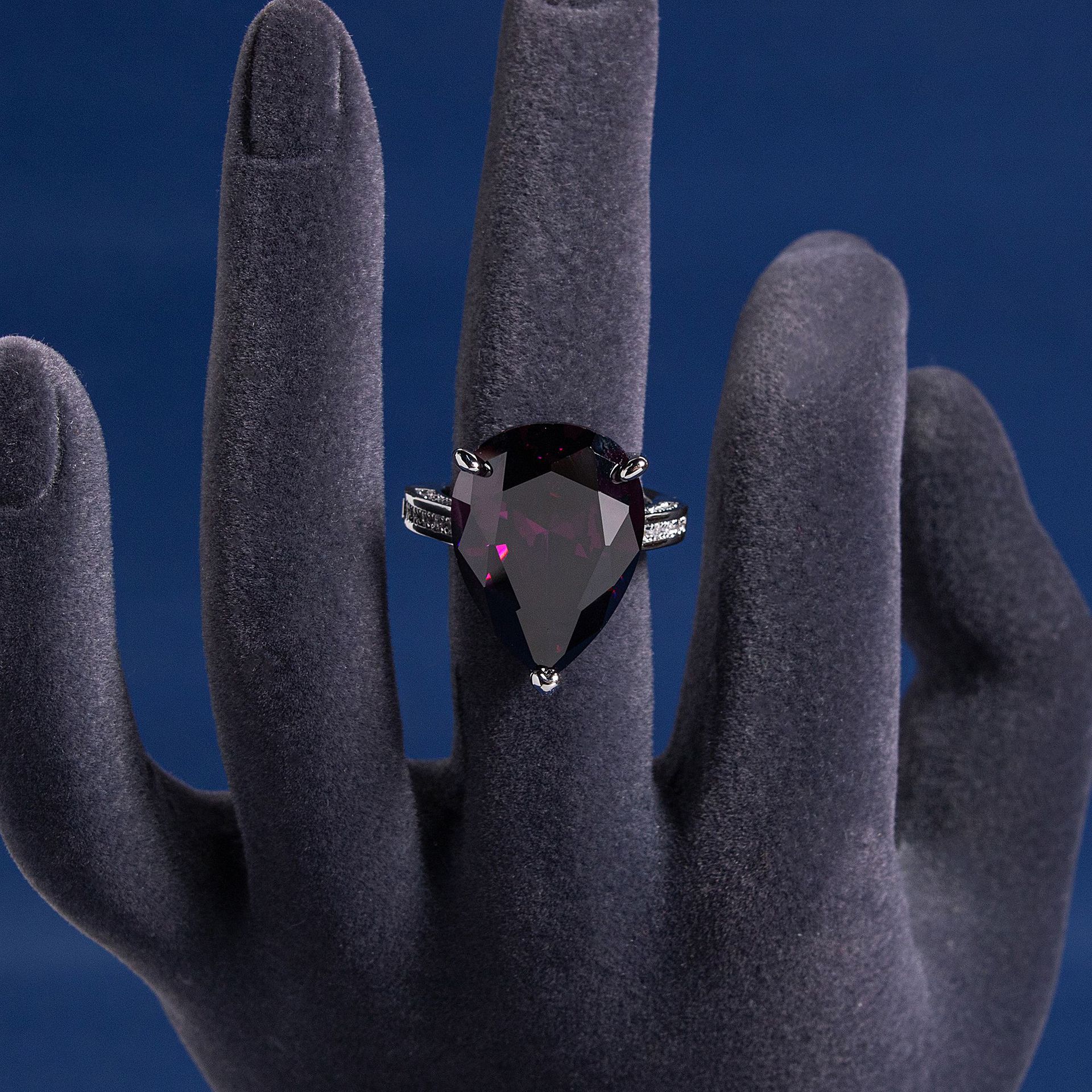 New high quality creative teardrop zircon ring