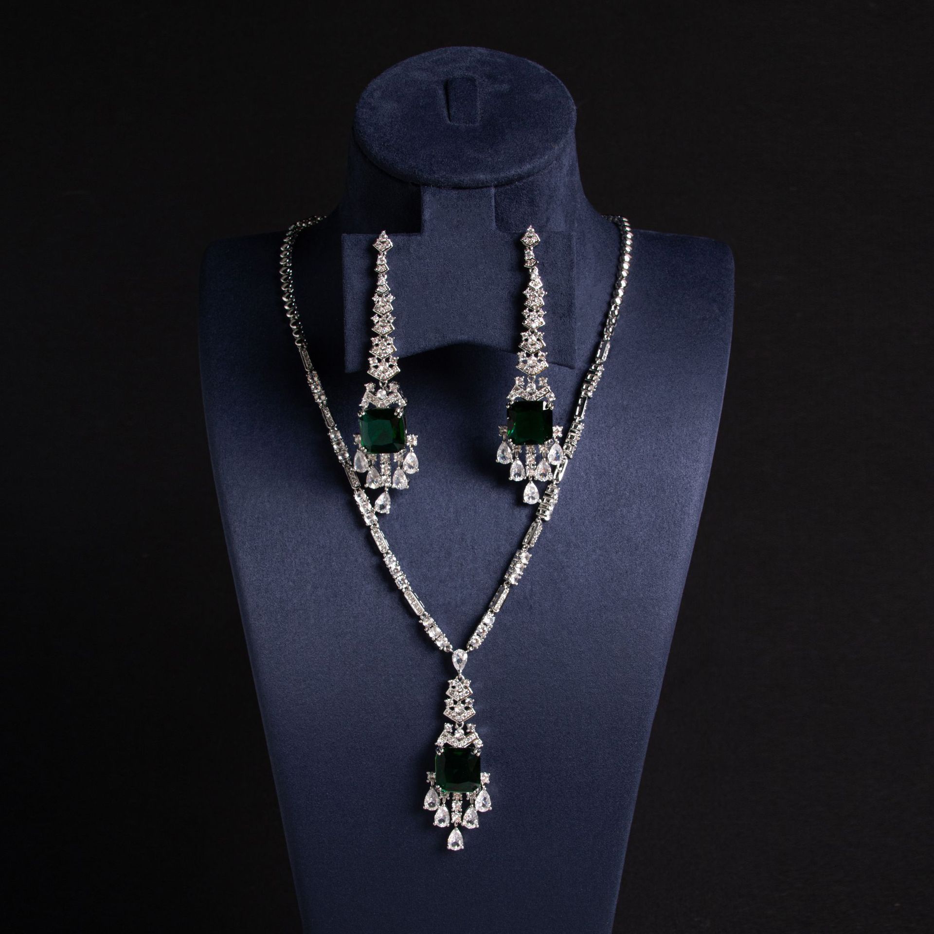 New zircon jewelry sets suitable for weddings