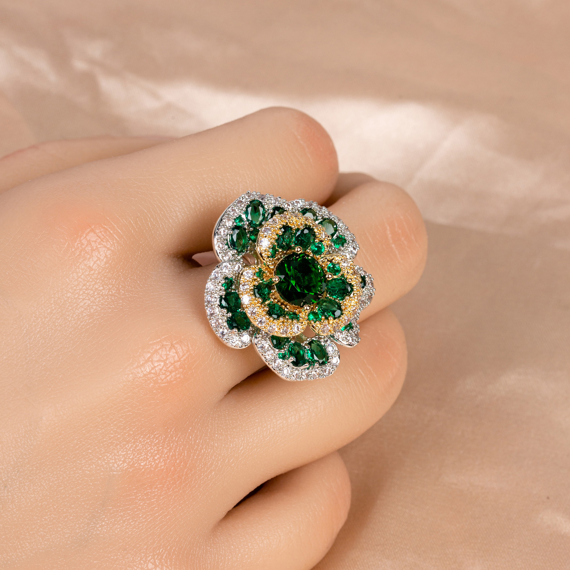 New high quality creative flower zircon ring