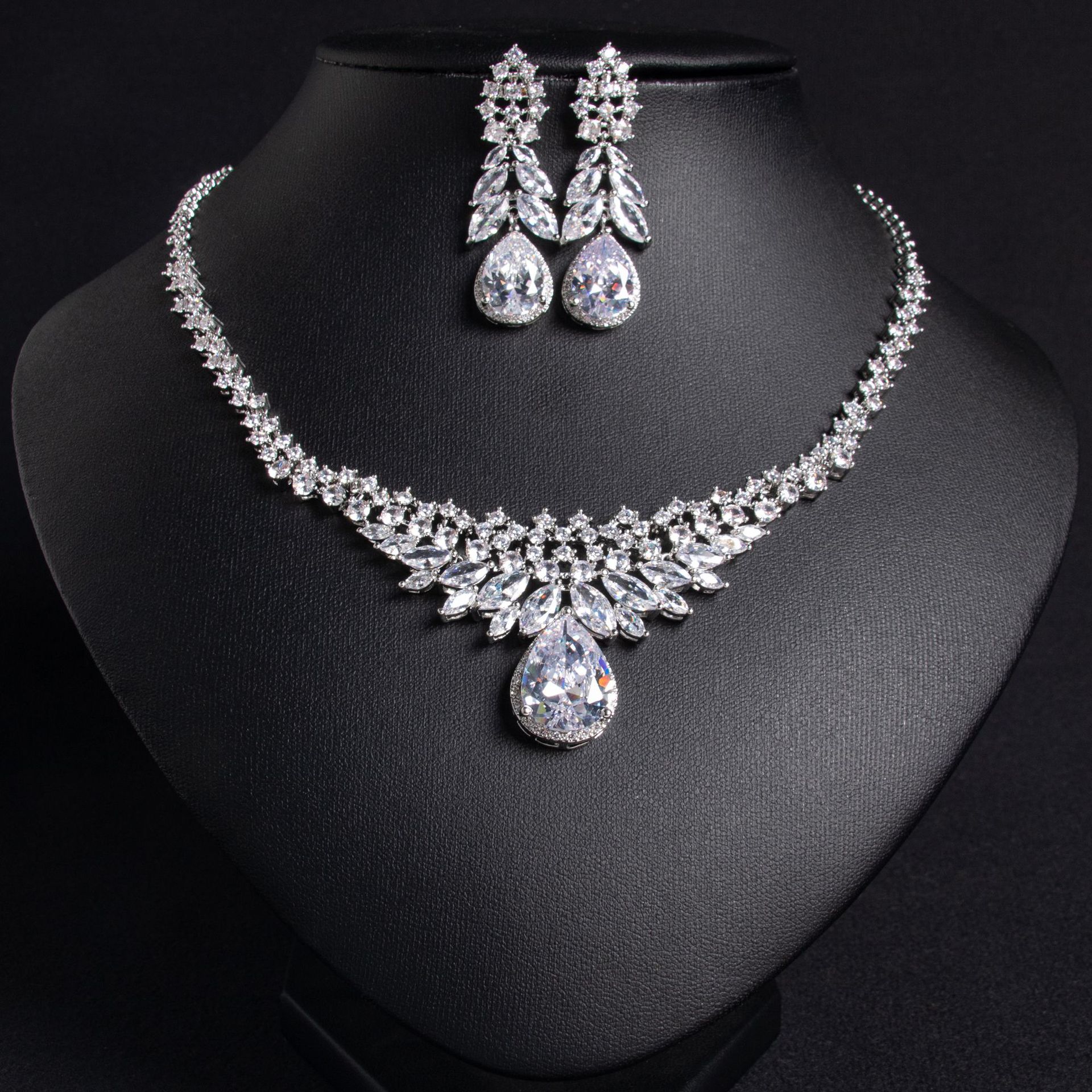 Zircon jewelry set
