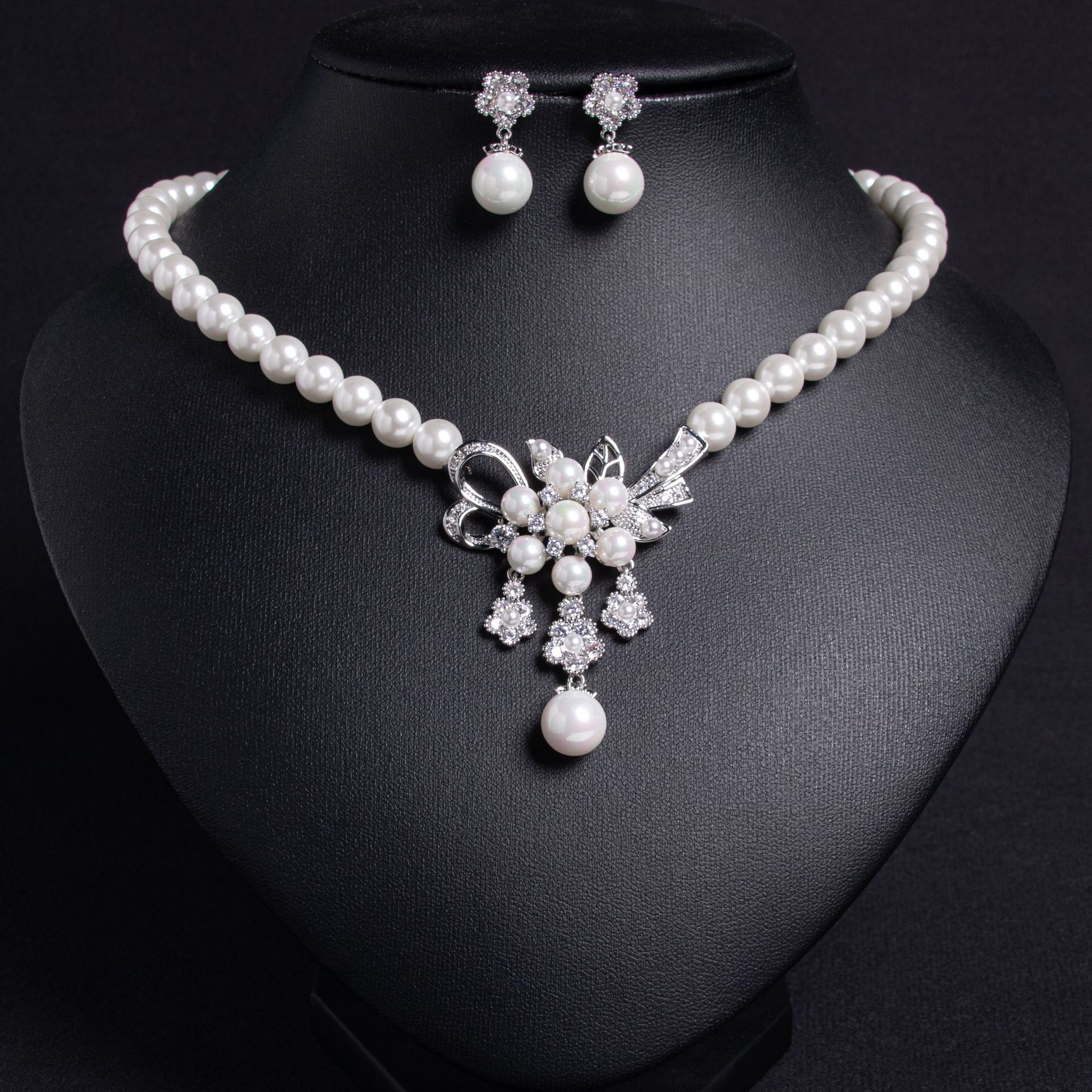 Elegant Pearl Necklace and Earring Set