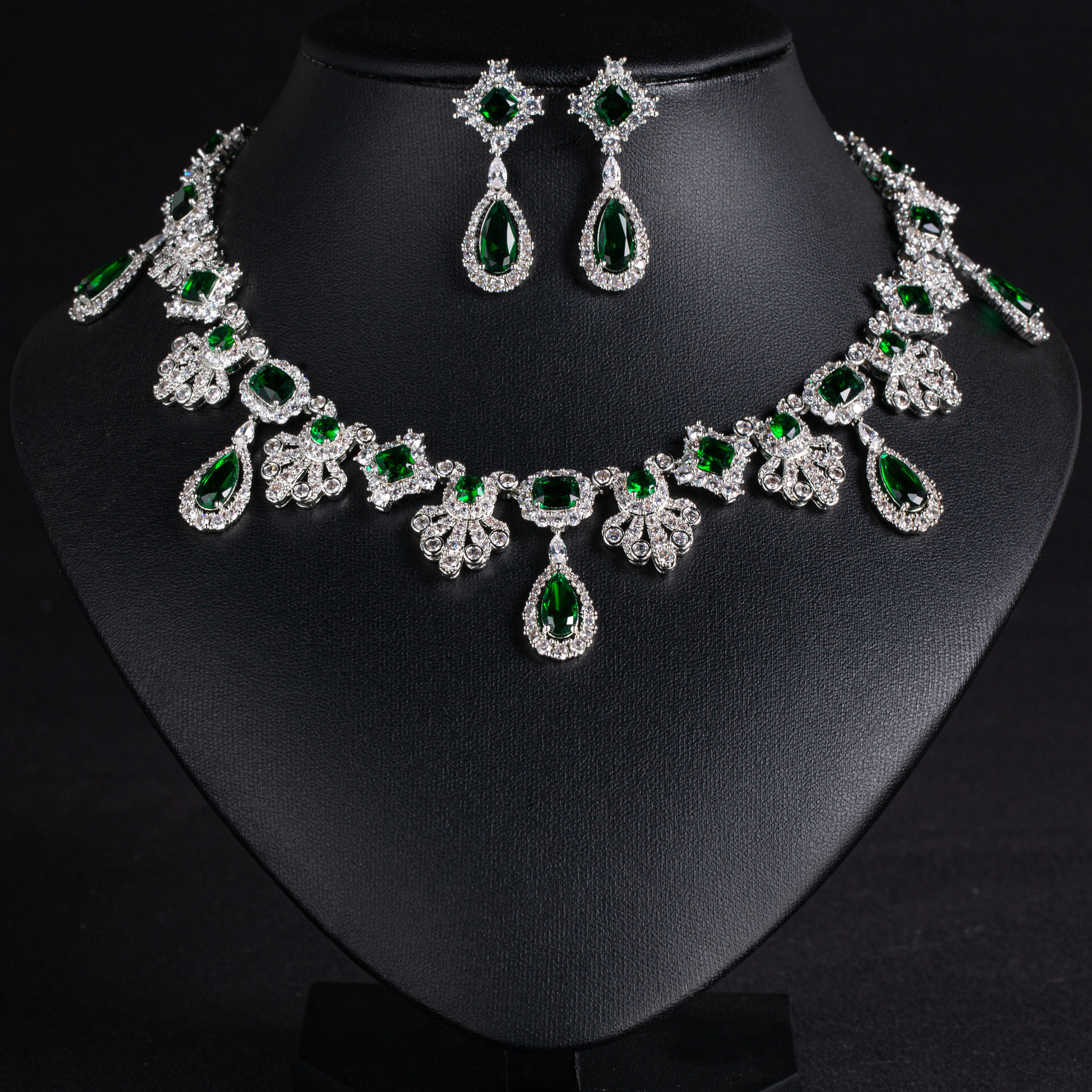 New Louvre Collection Teardrop Zirconia Jewelry Set