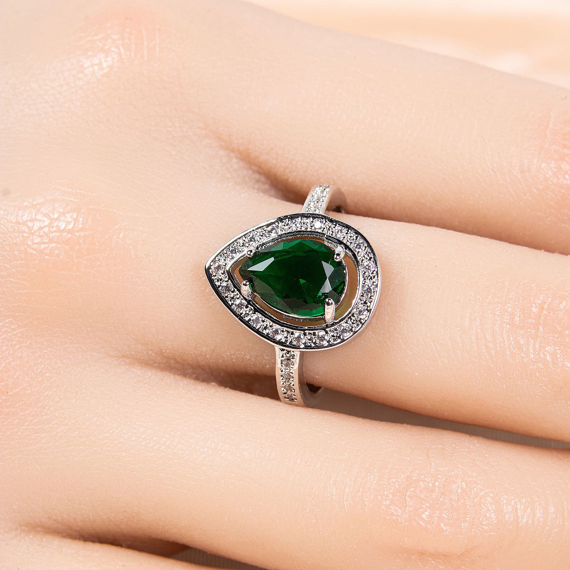 New high quality zircon ring