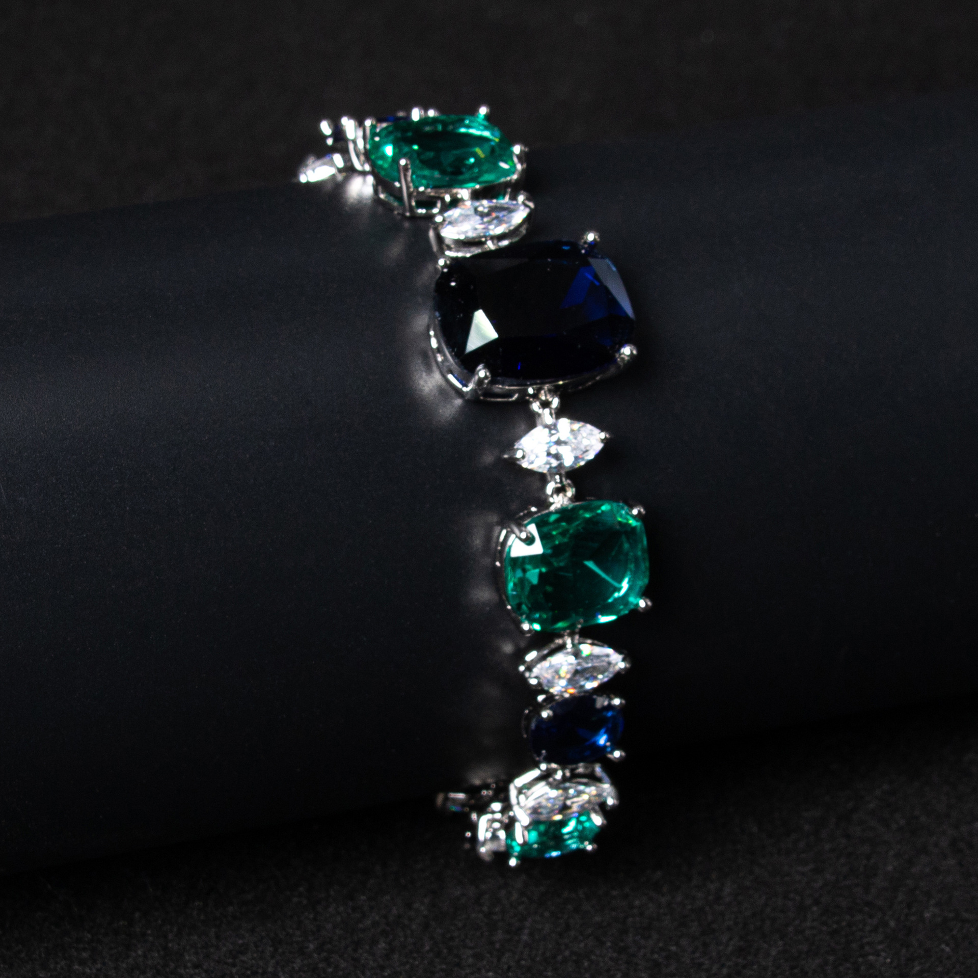 New high quality zircon bracelet suitable for date