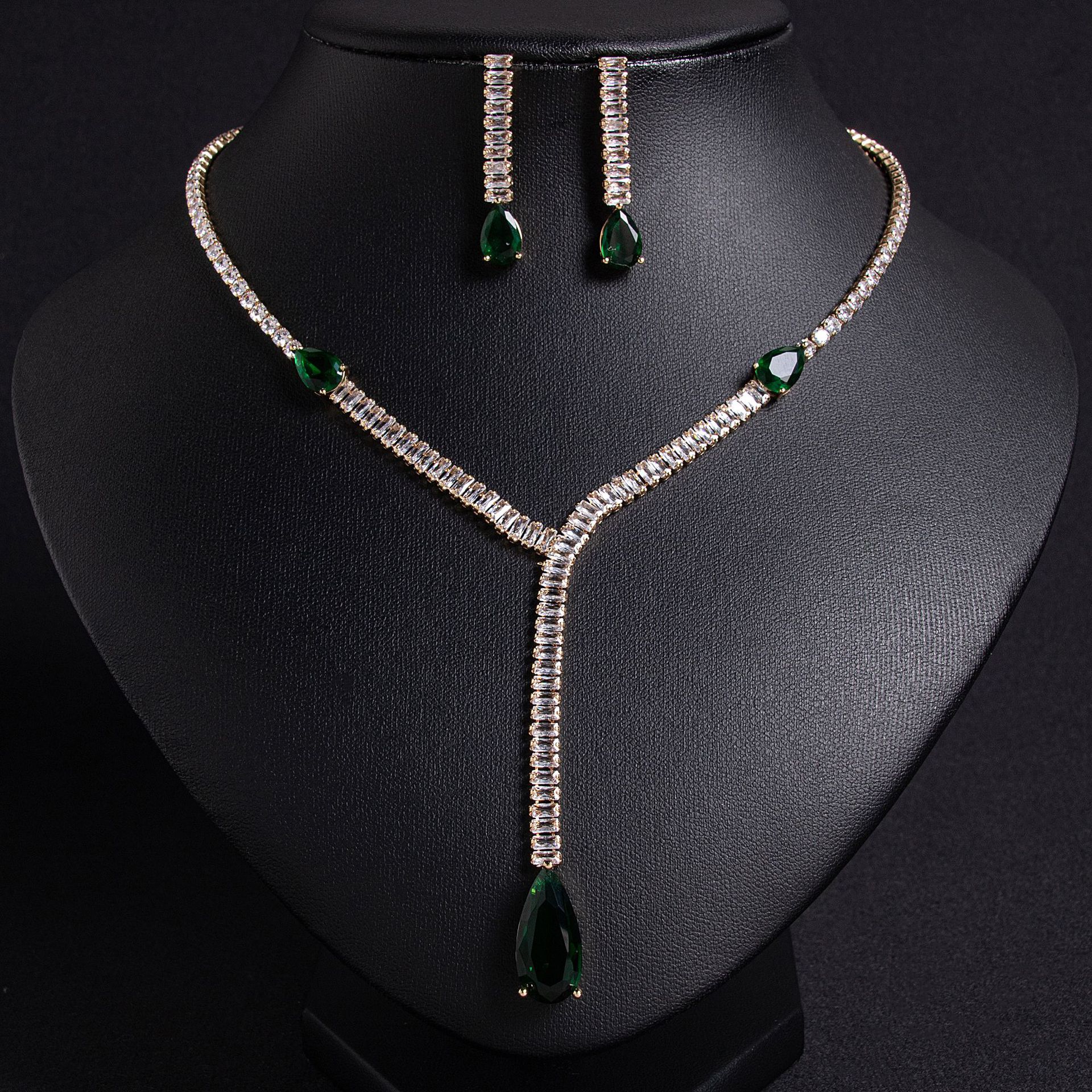 New elegant zircon jewelry set