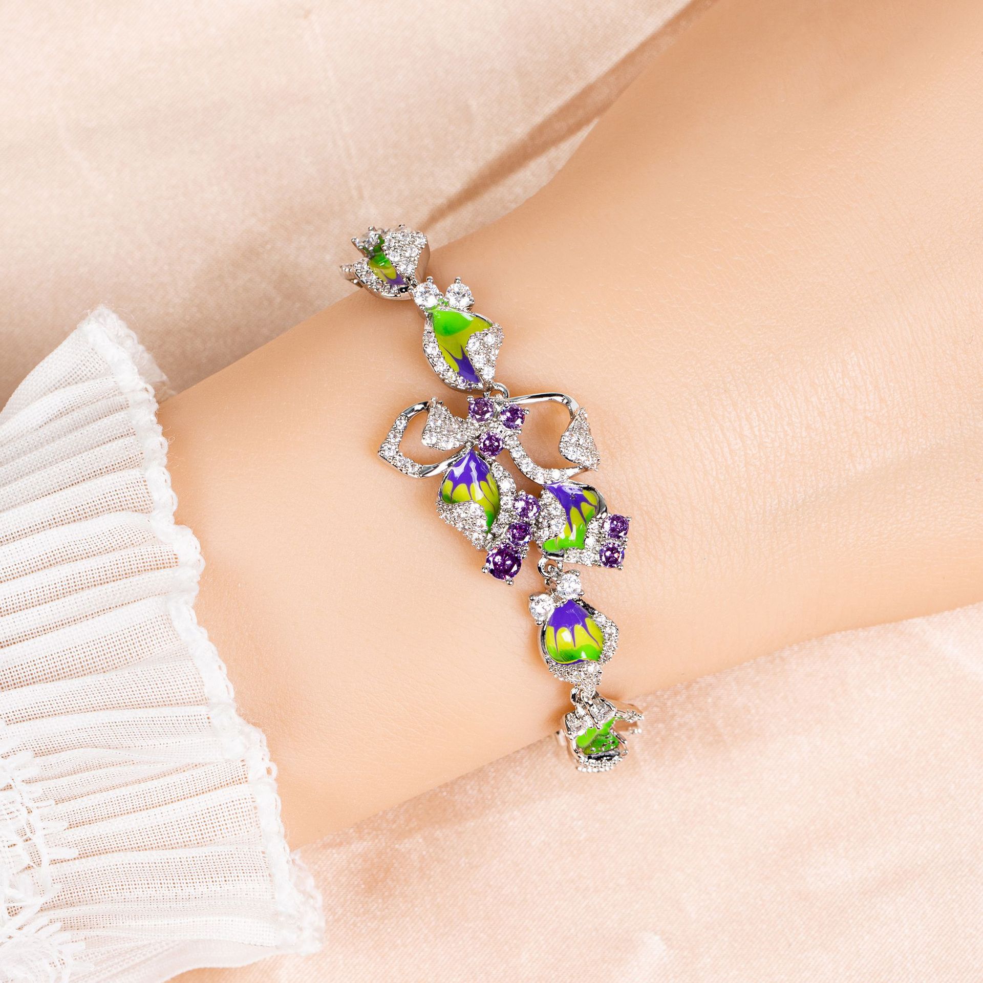 New flower zircon bracelet