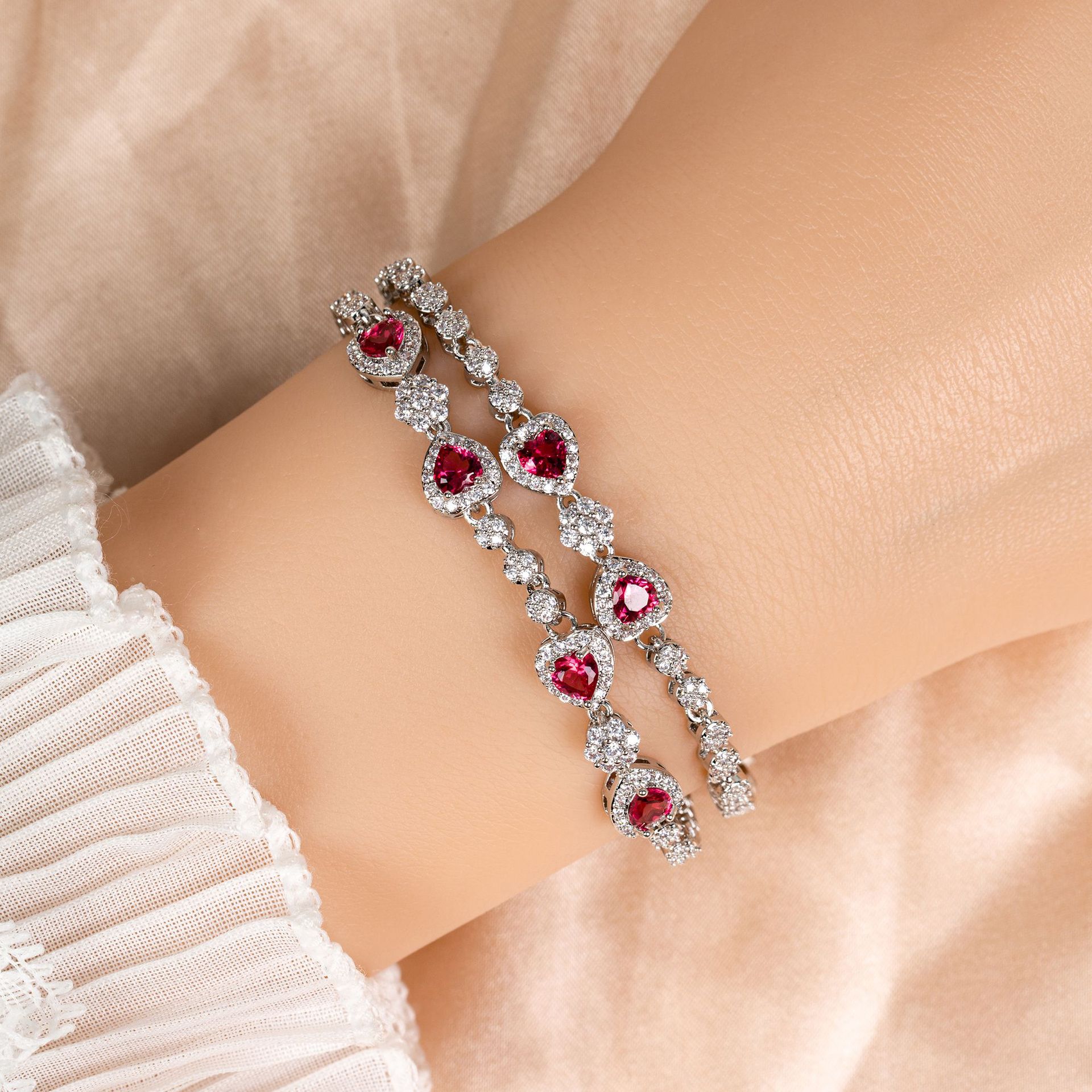 New elegant zircon bracelet