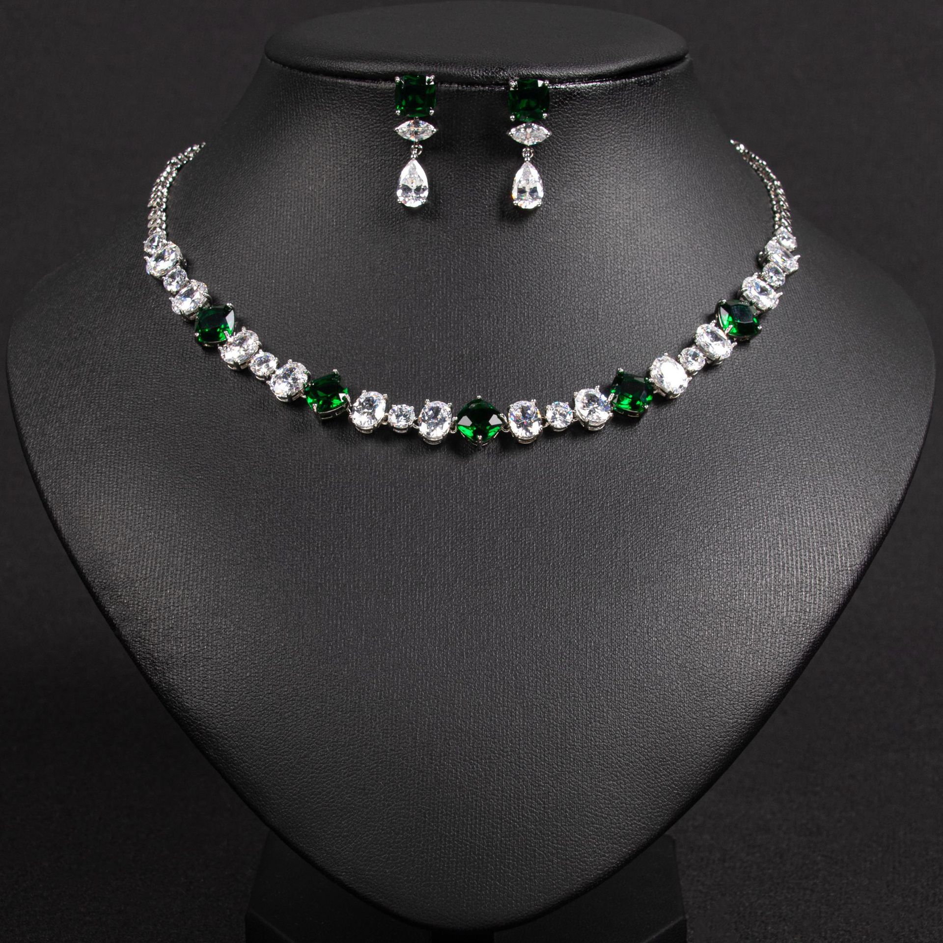 New zircon jewelry sets suitable for wholesale