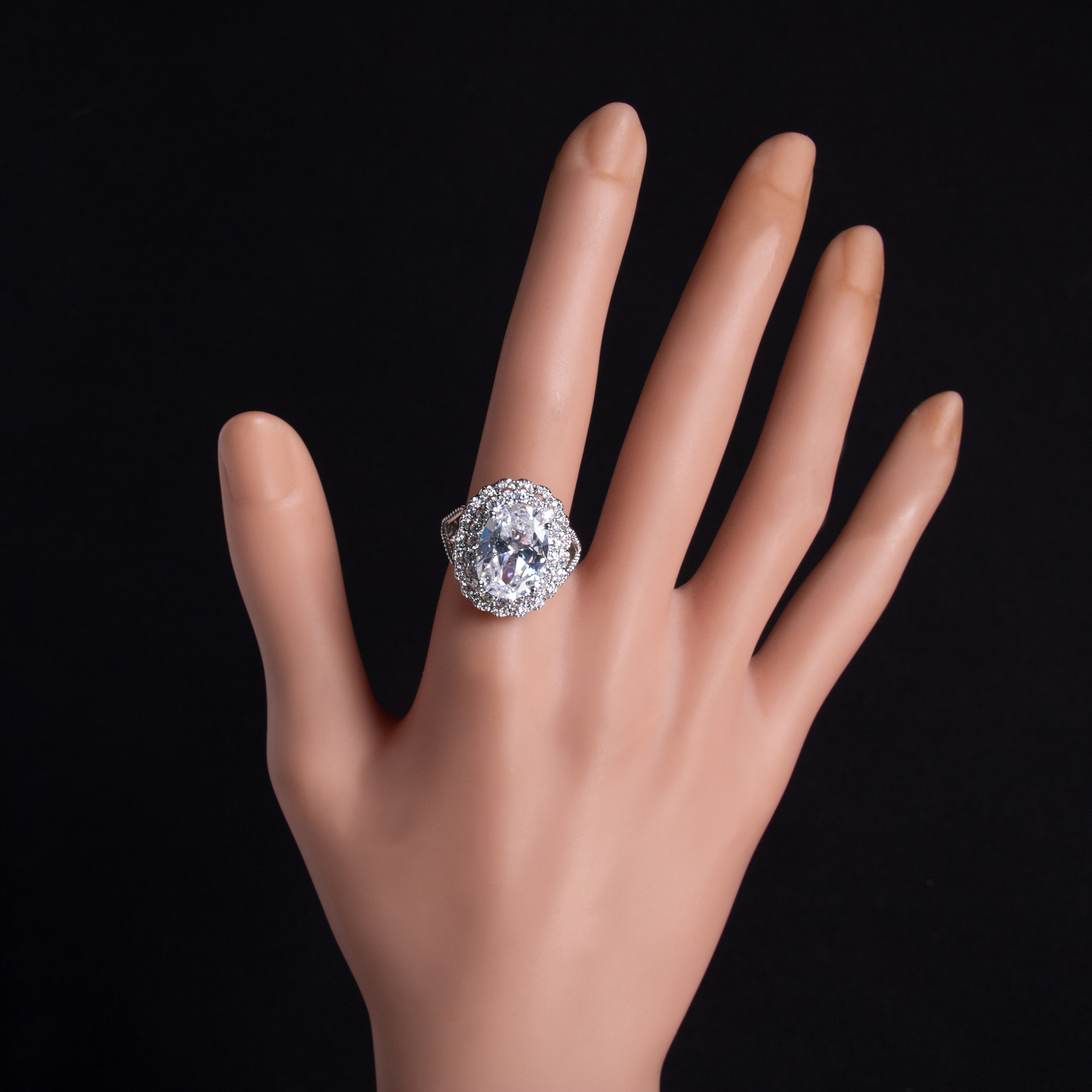 New high quality zircon ring