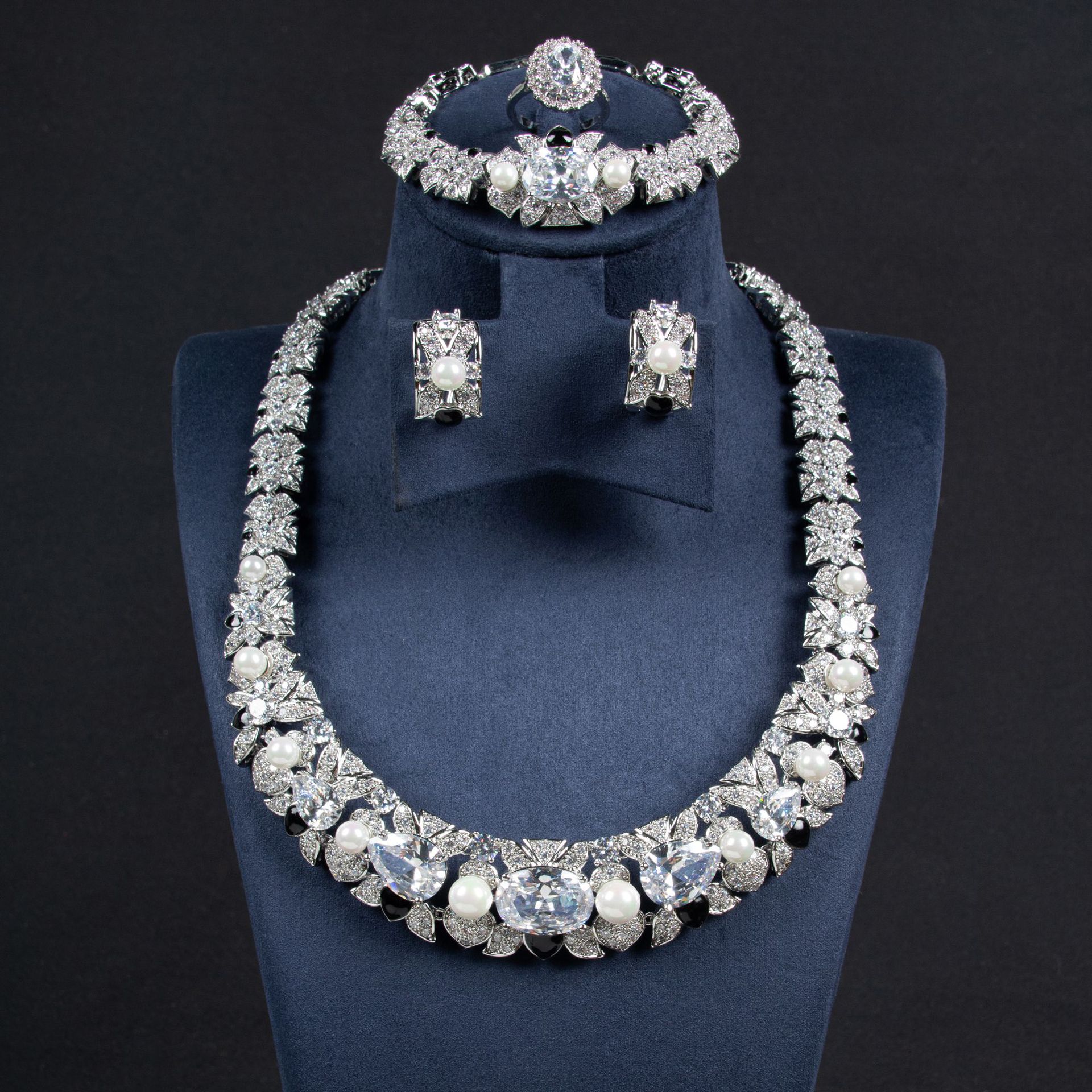 Zircon jewelry set