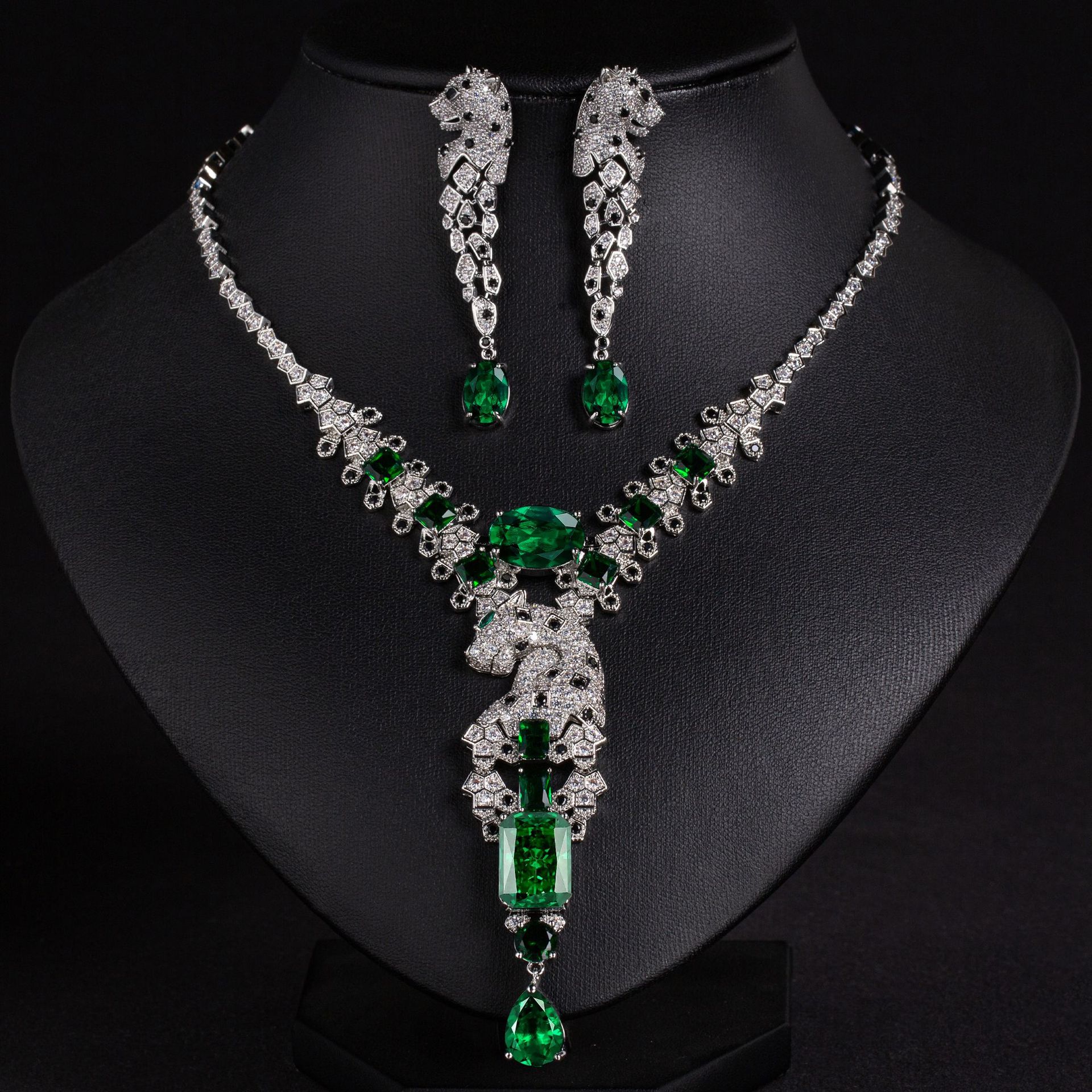 Luxury Ruby and Crystal Jewelry Set