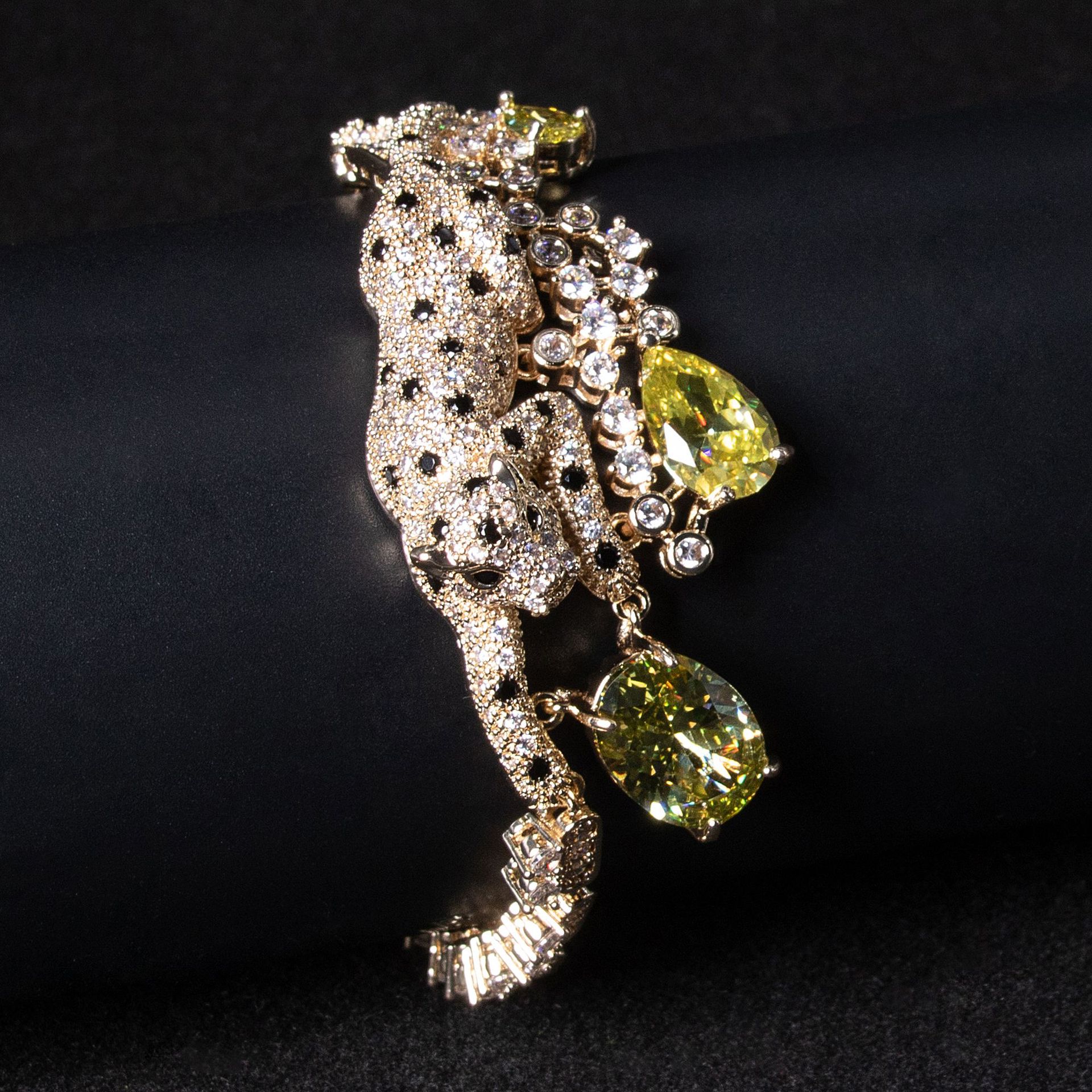 New leopard zircon bracelet