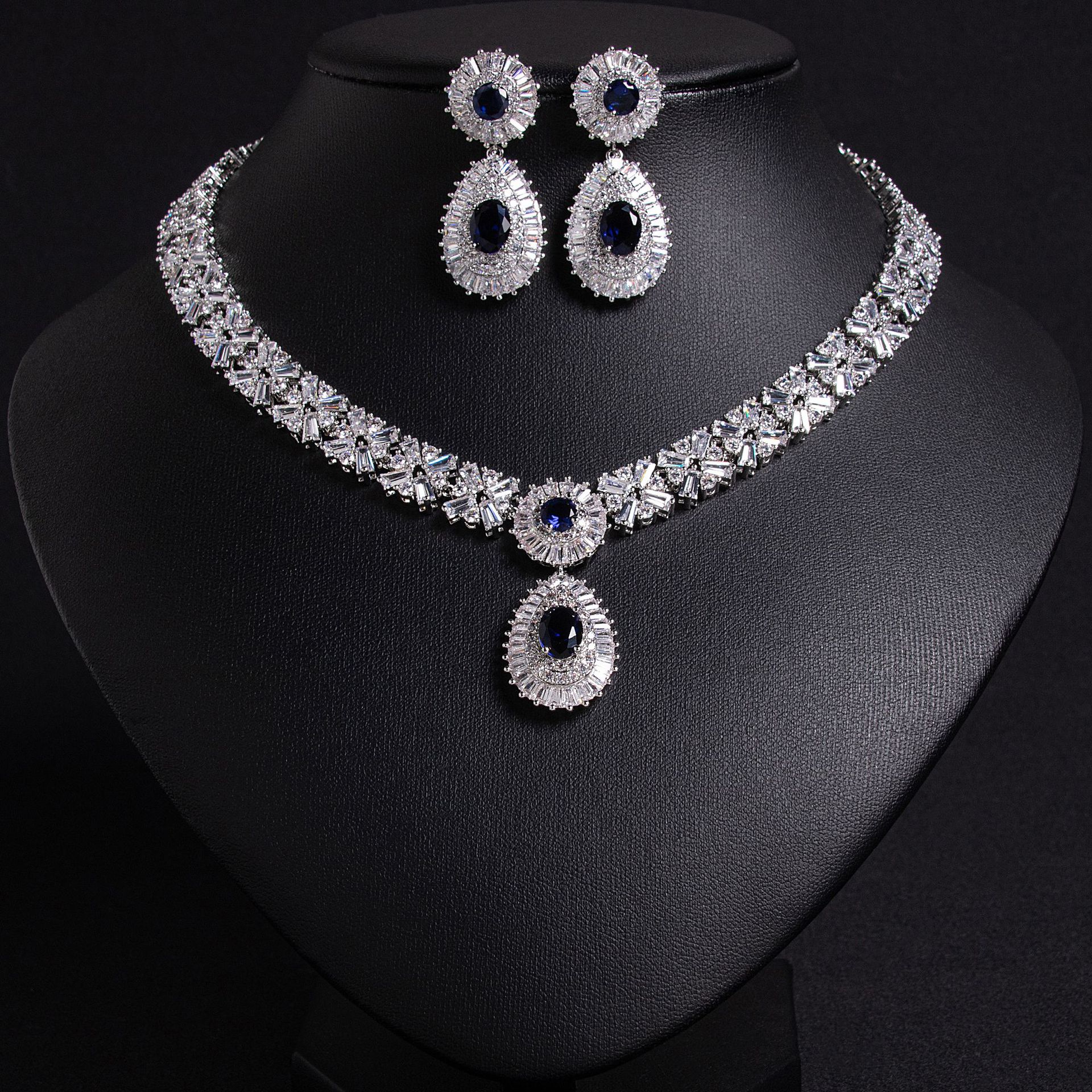 New and beautiful zircon jewelry set
