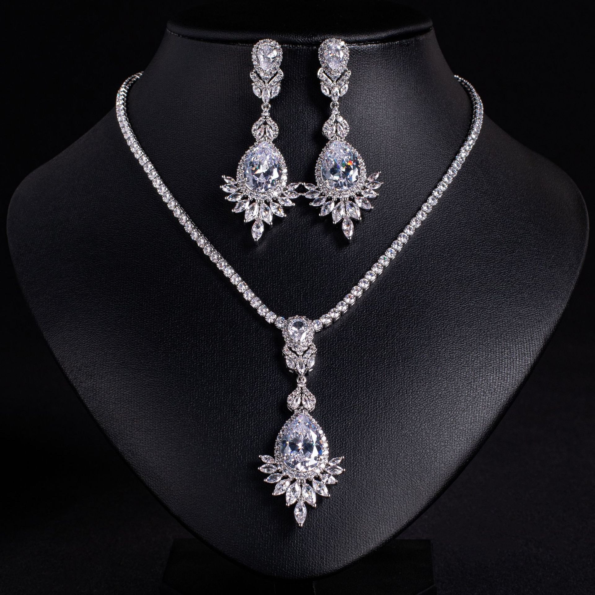 Zircon jewelry set
