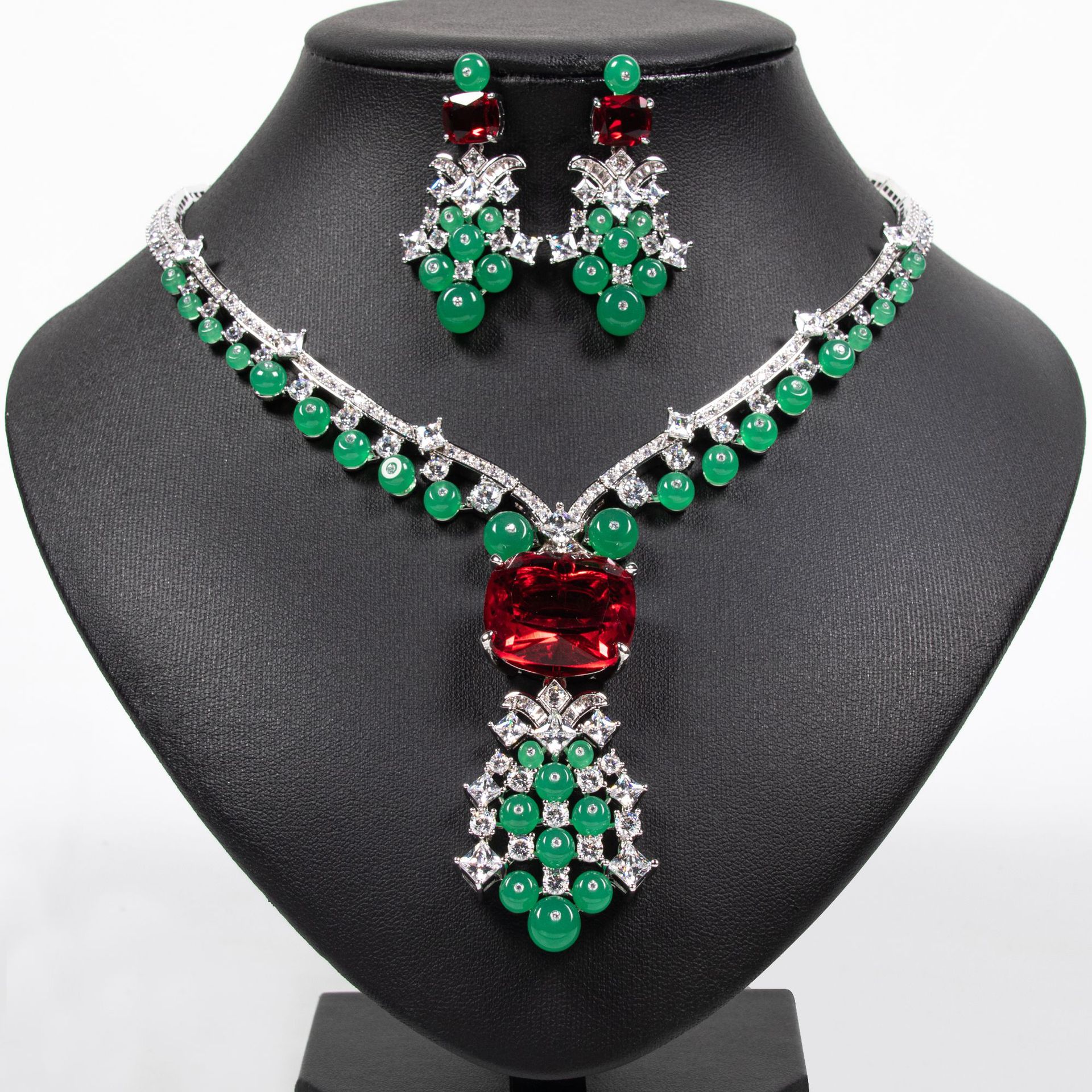 New elegant zircon jewelry set