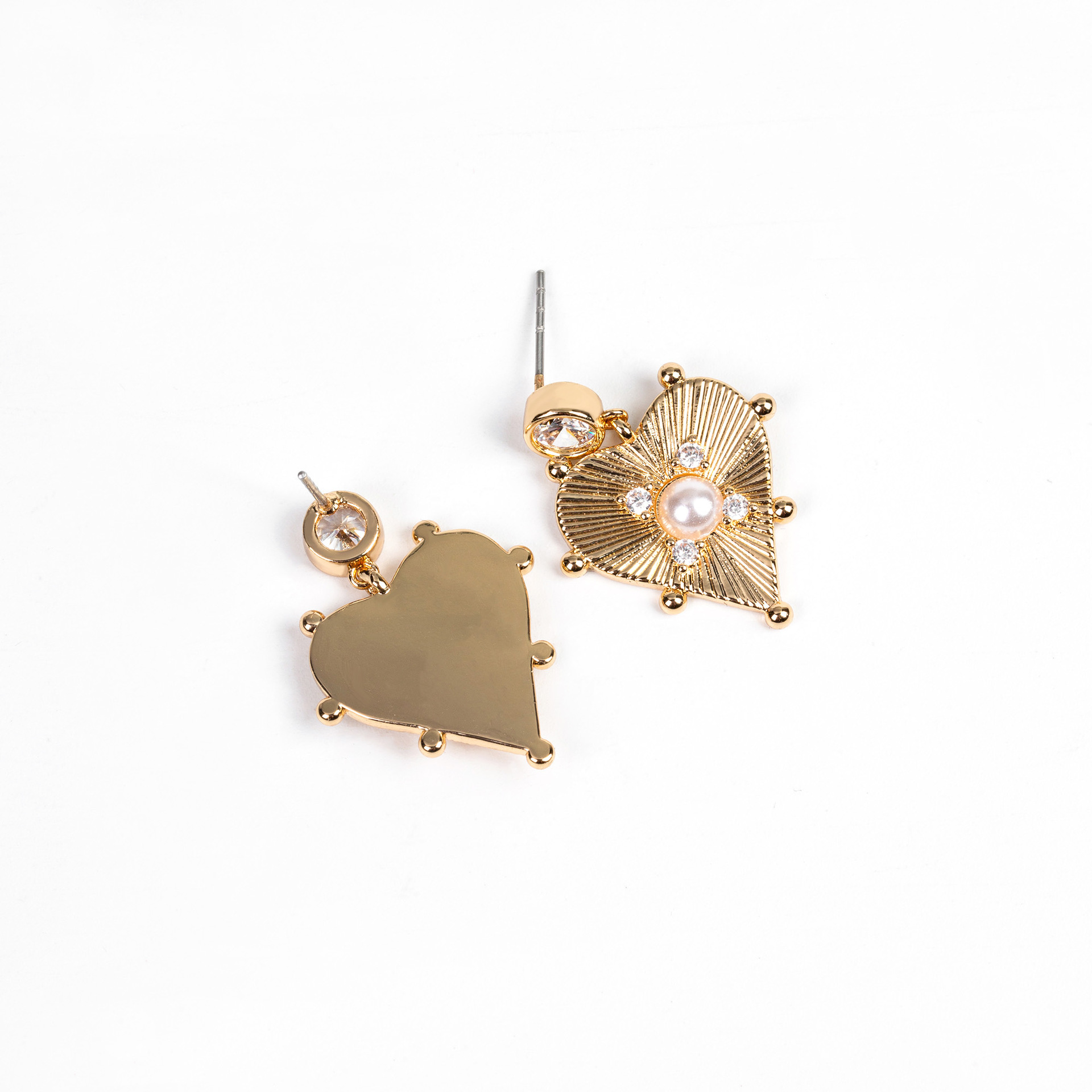New heart-shaped zircon earrings