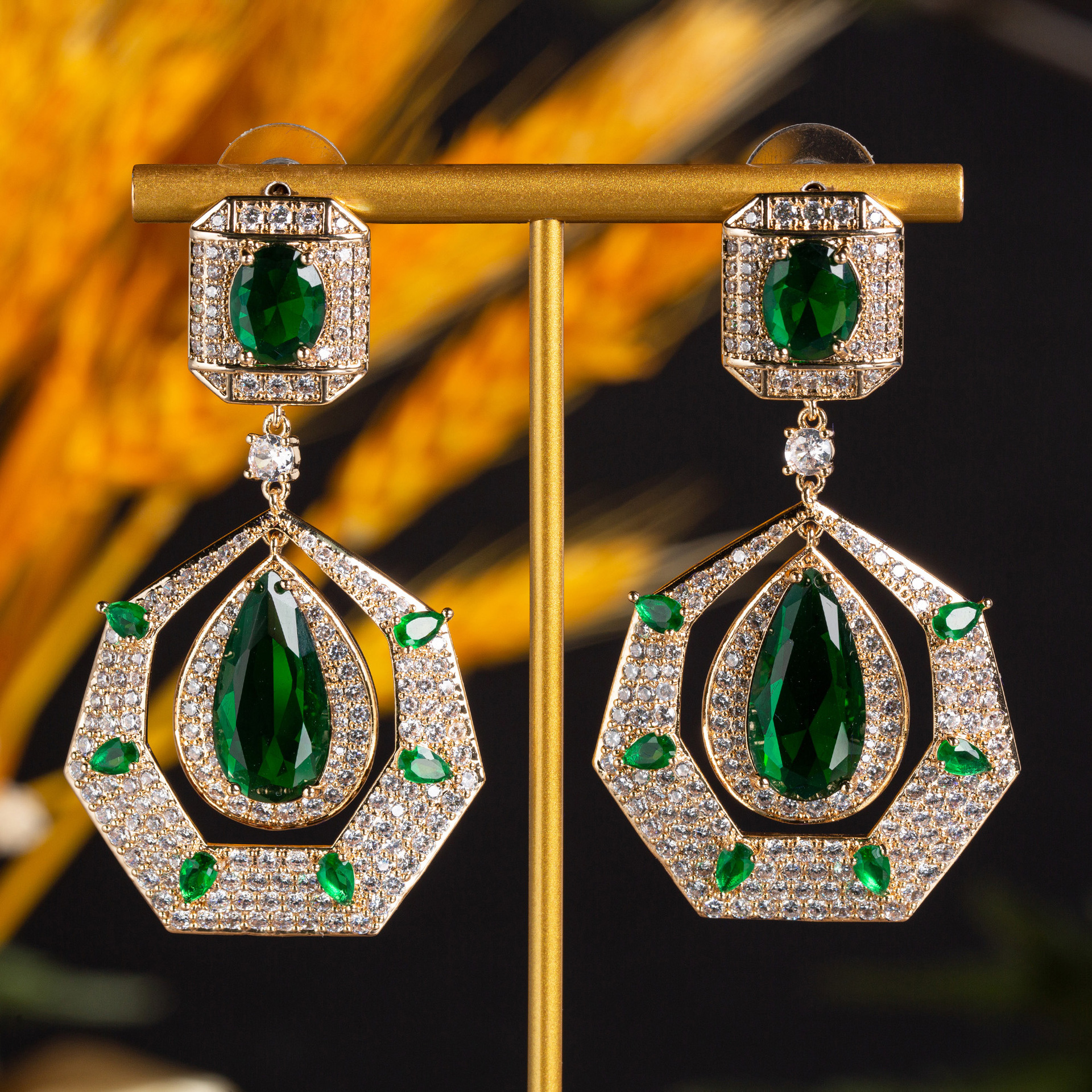 New style zircon earrings suitable for wedding