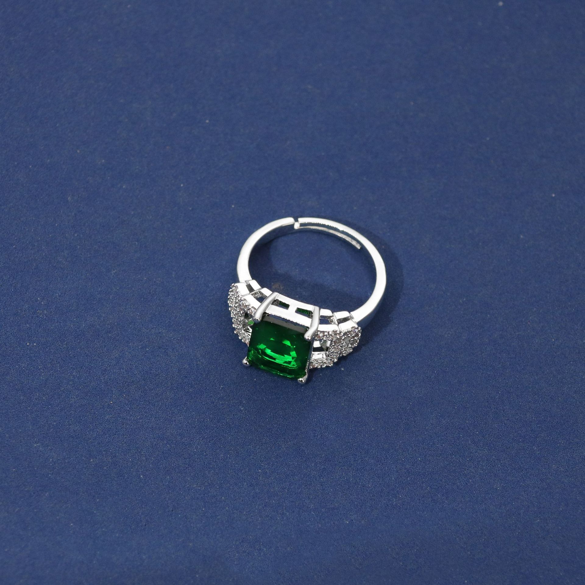 New high quality zircon ring