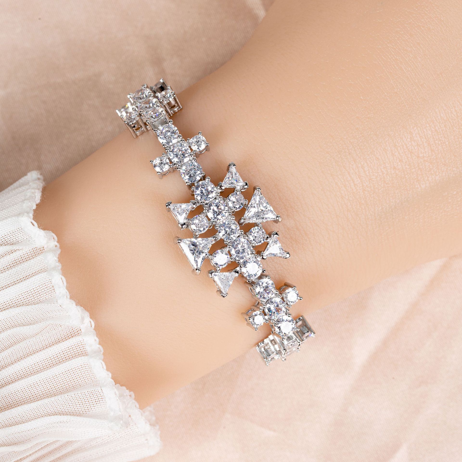 New personalized zircon bracelet