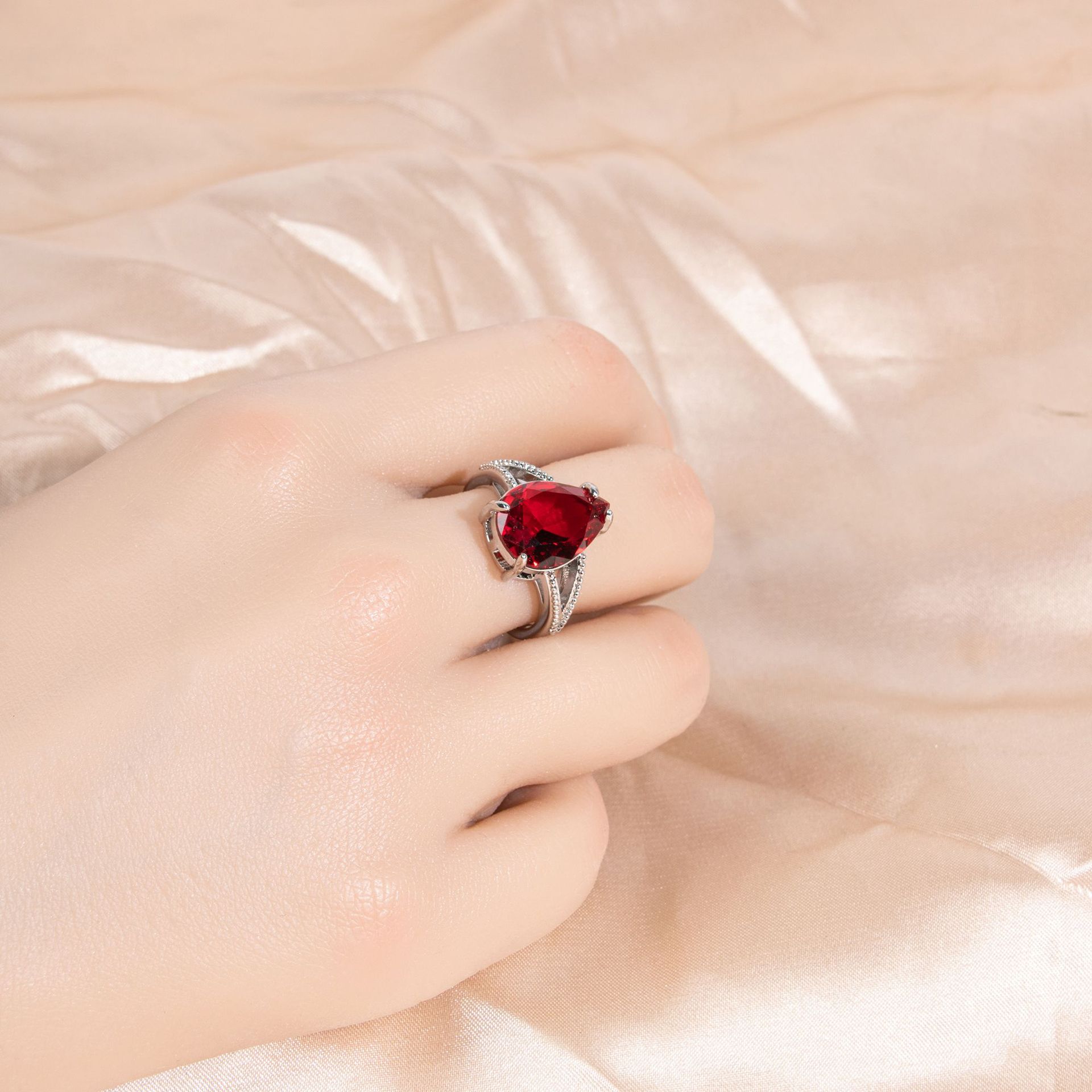 New high quality simple style zircon ring