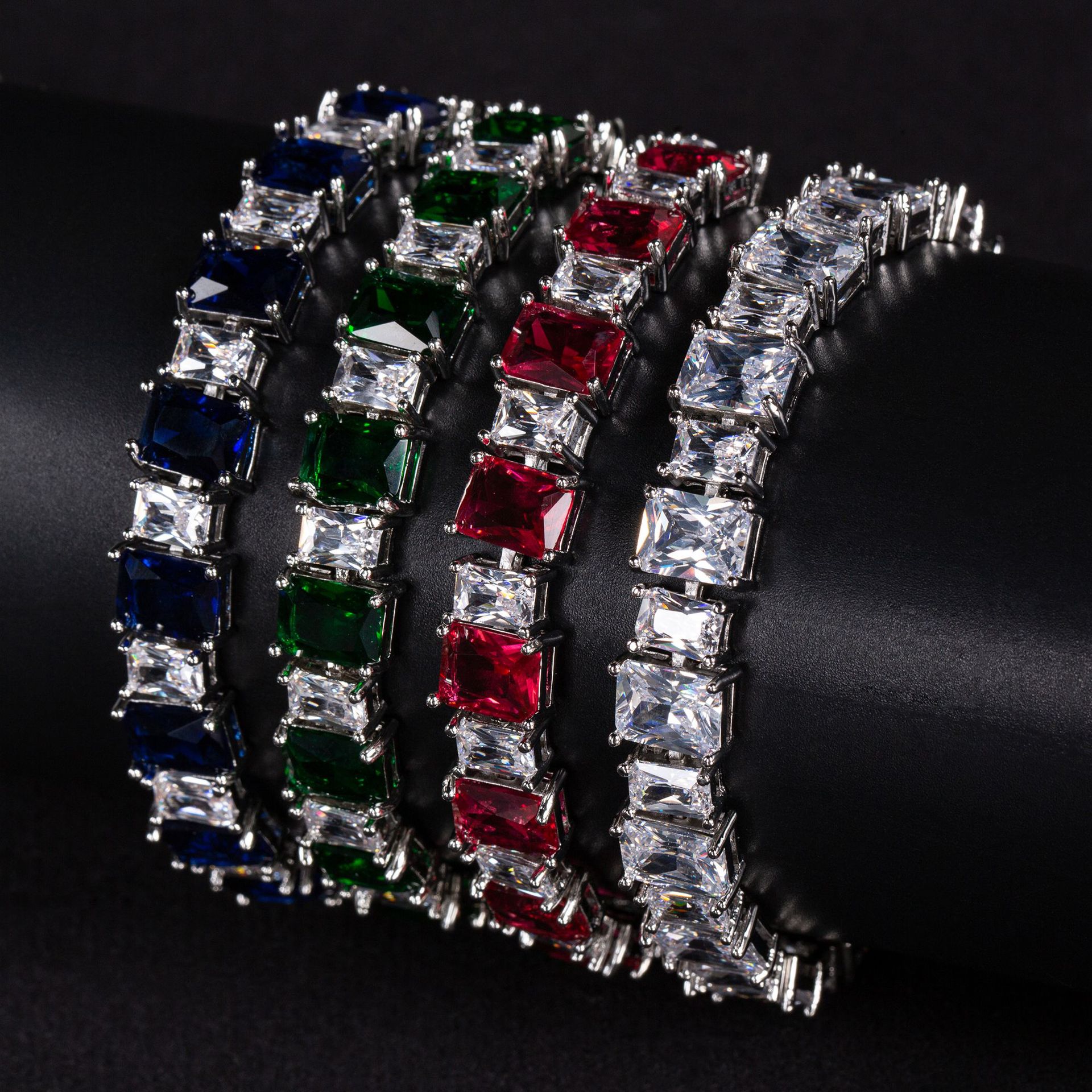 New elegant zircon bracelet