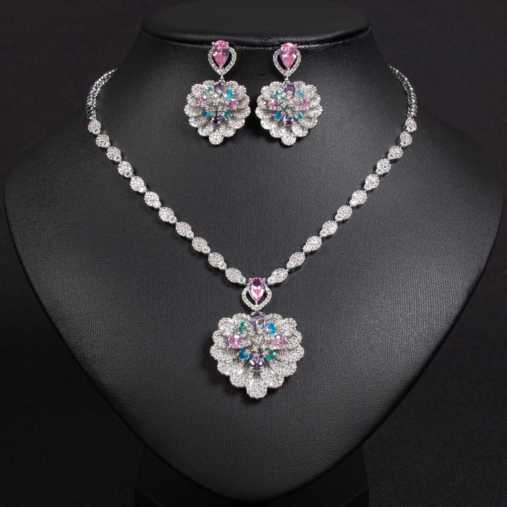 New Creative Lotus Style Zirconia Necklace and Earring Set