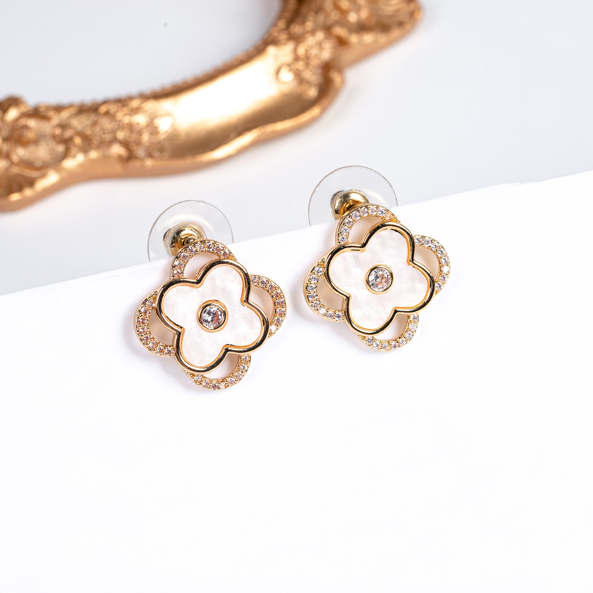 New creative four-leaf clover zircon earrings
