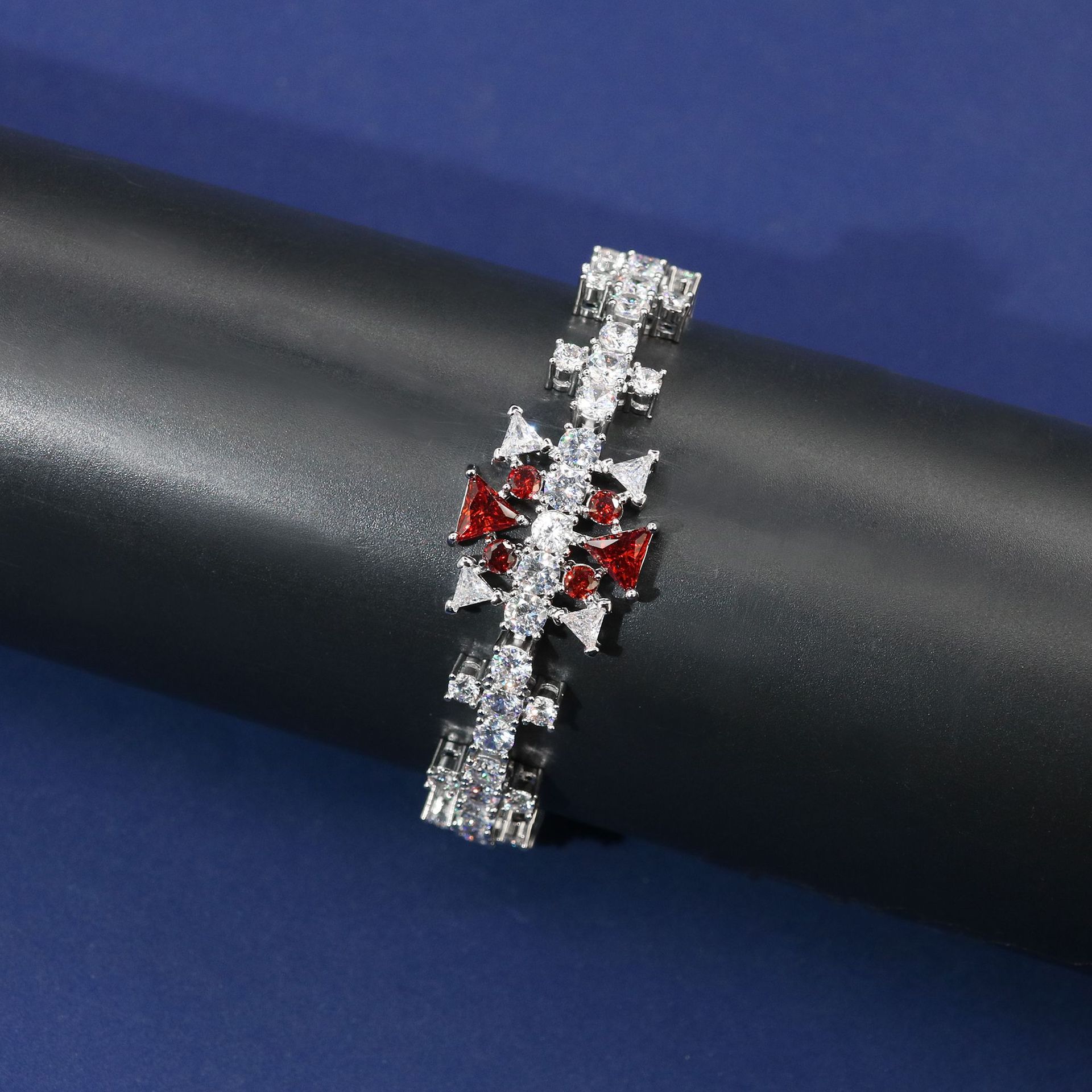 New high quality elegant zircon bracelet