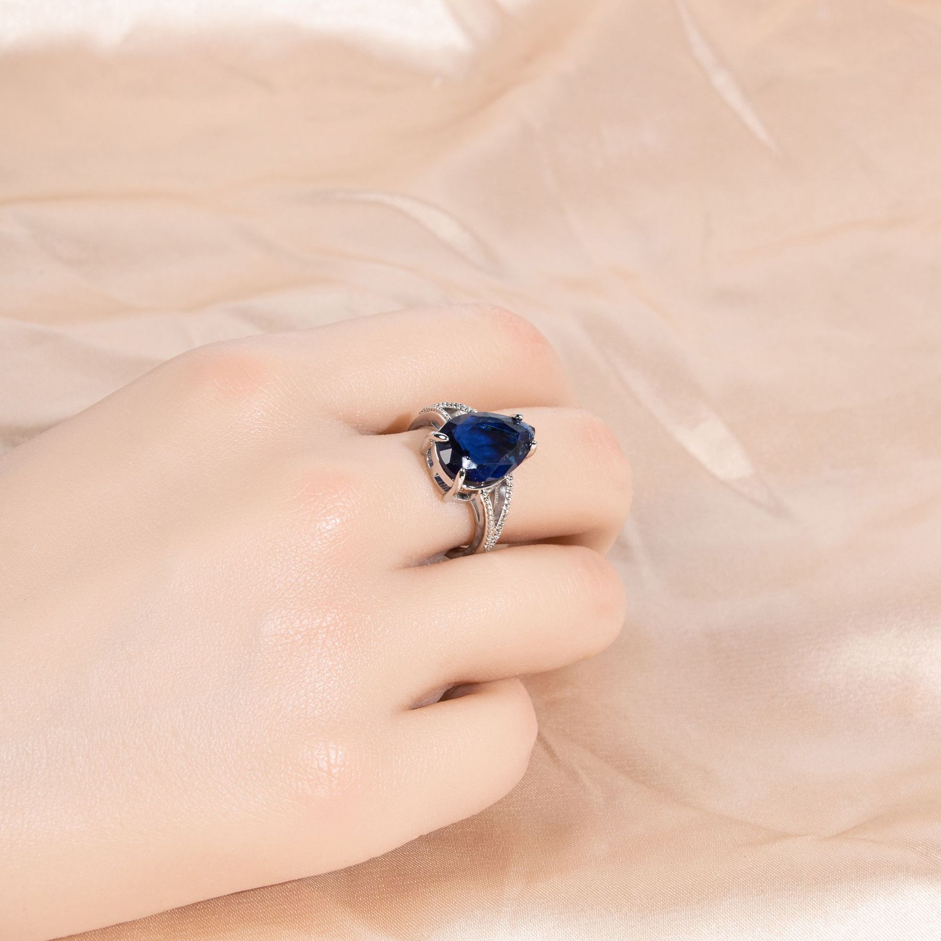 New high quality simple style zircon ring