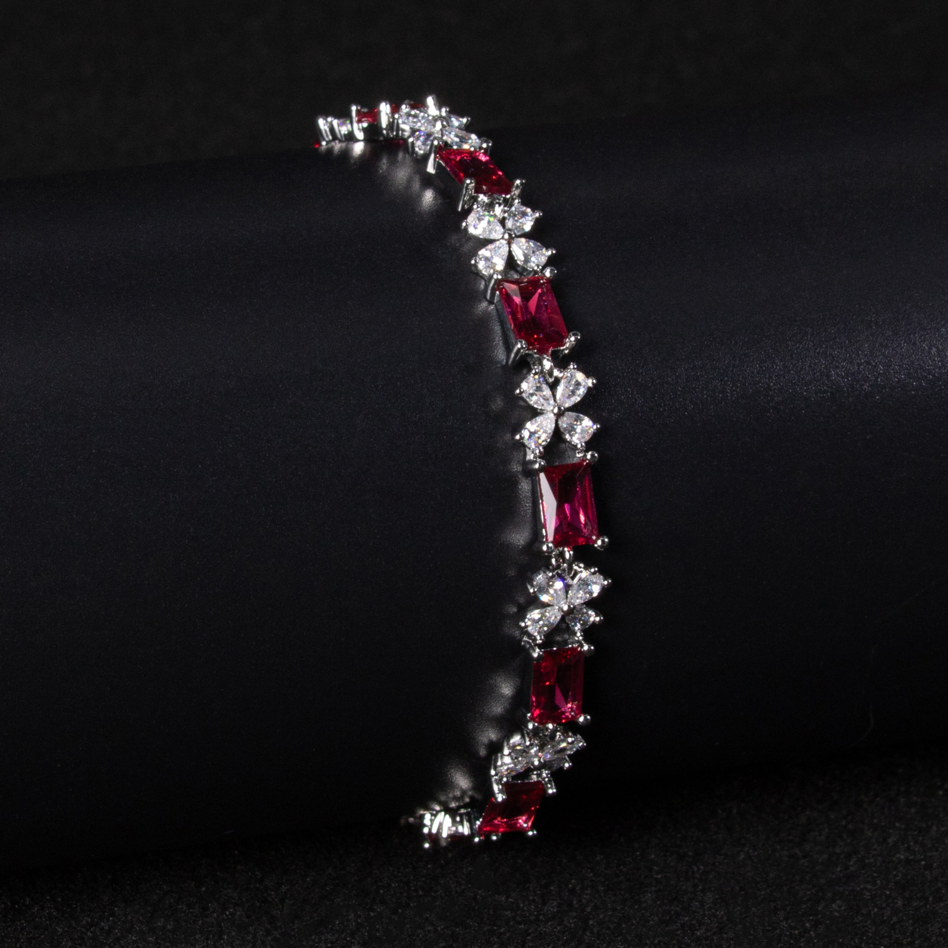 New simple zircon bracelet