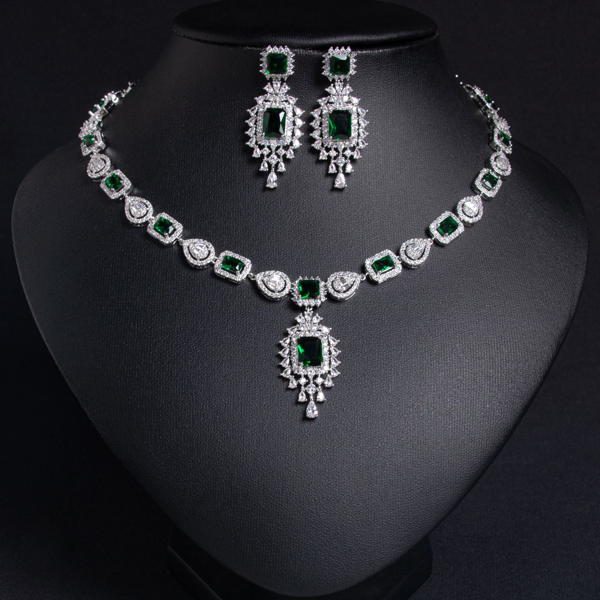 Zircon jewelry set